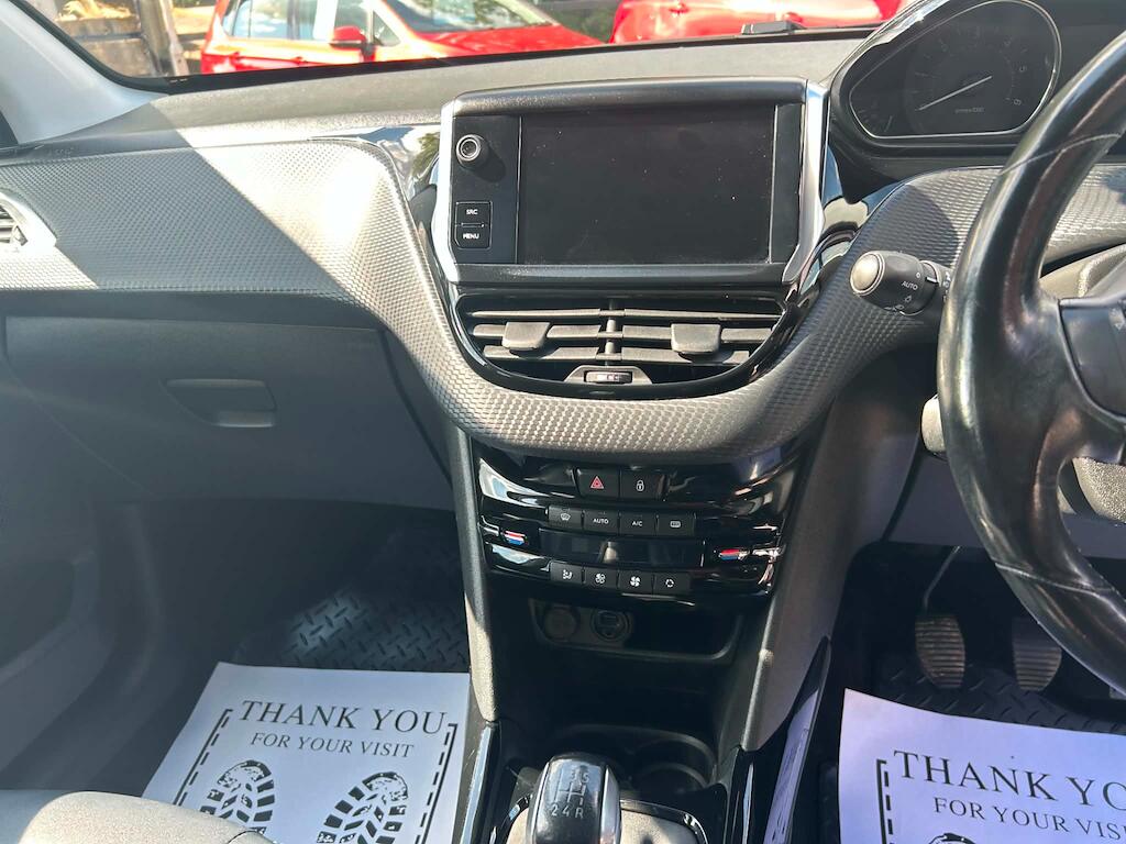 Peugeot 2008 view 10