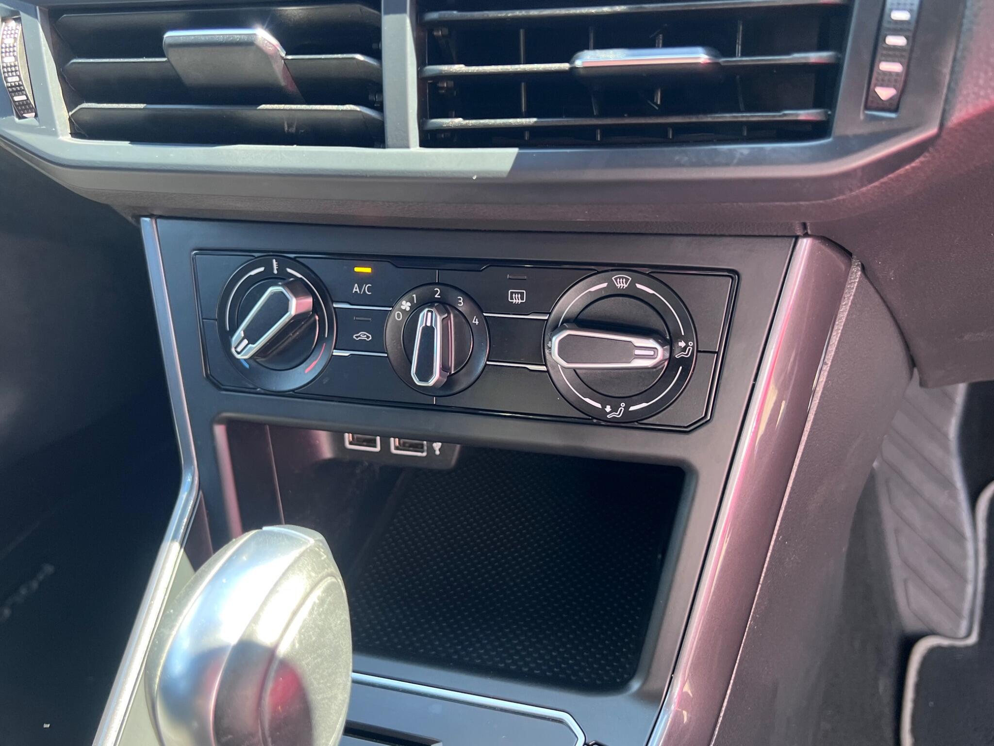 Volkswagen Polo view 27