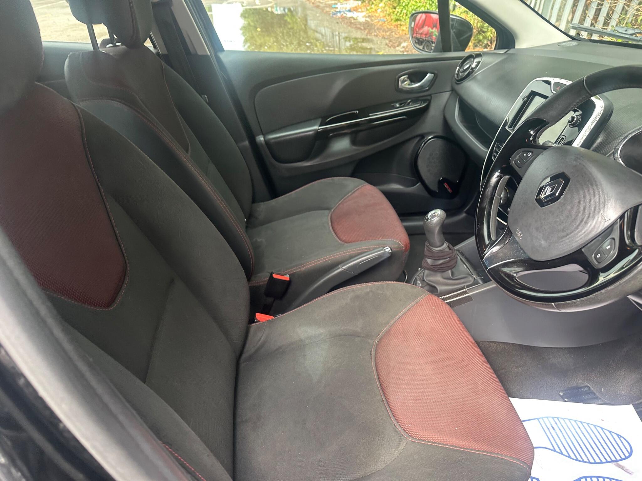 Renault Clio view 13