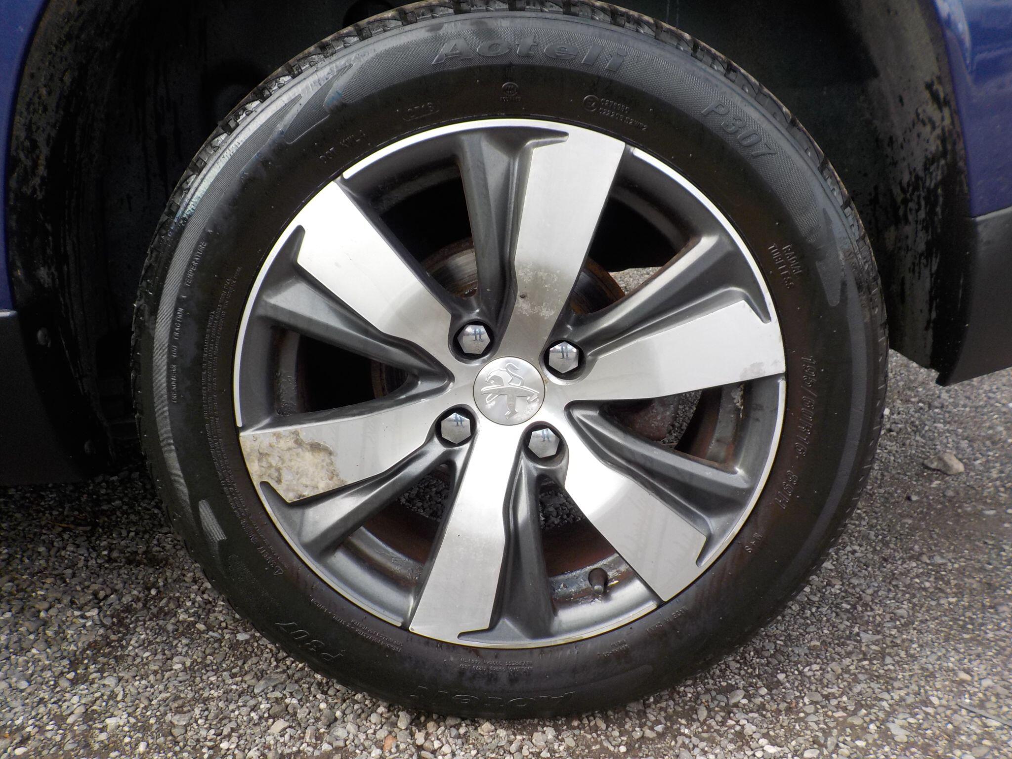Peugeot 2008 1.6 e-HDi Allure Euro 5 (s/s) 5dr