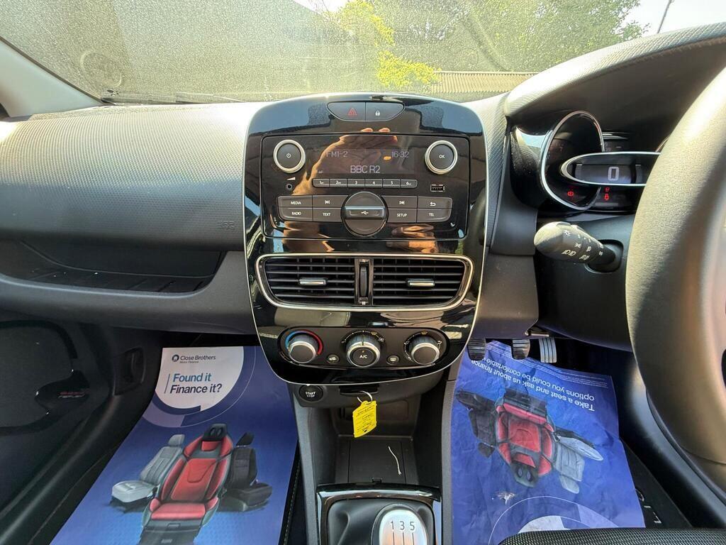 Renault Clio view 34