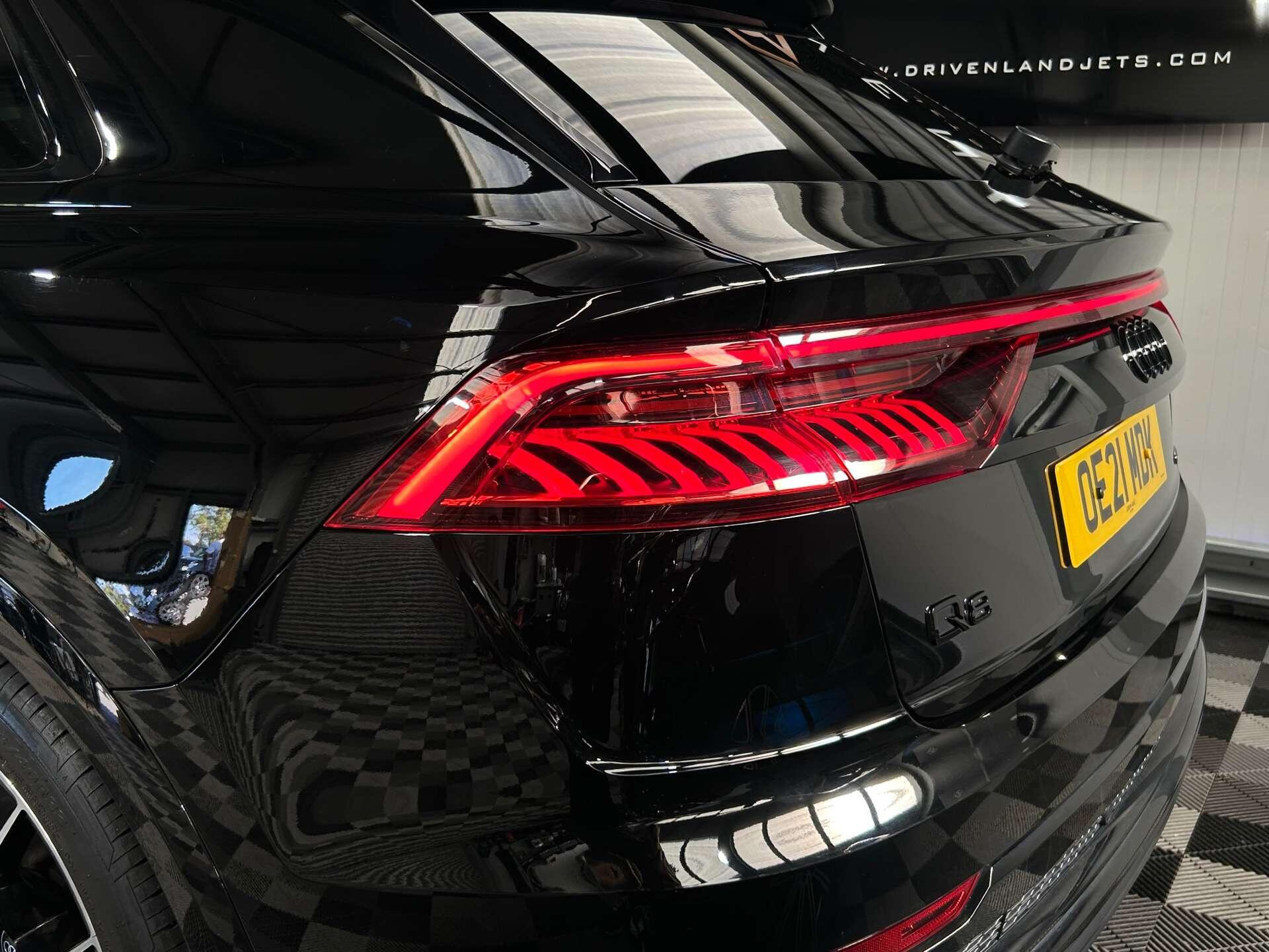 Audi Q8 view 12
