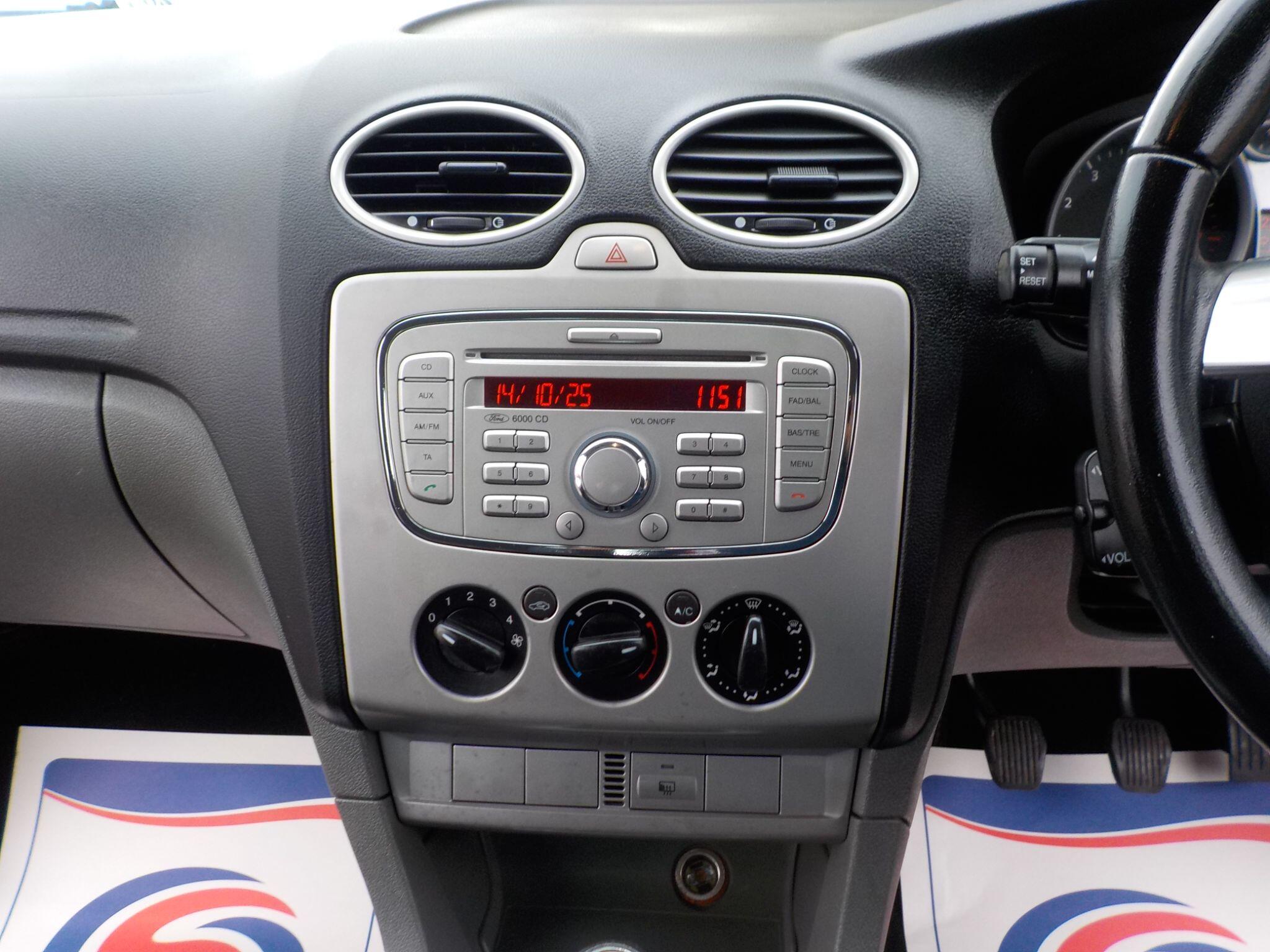 Ford Focus 1.8 Style 5dr
