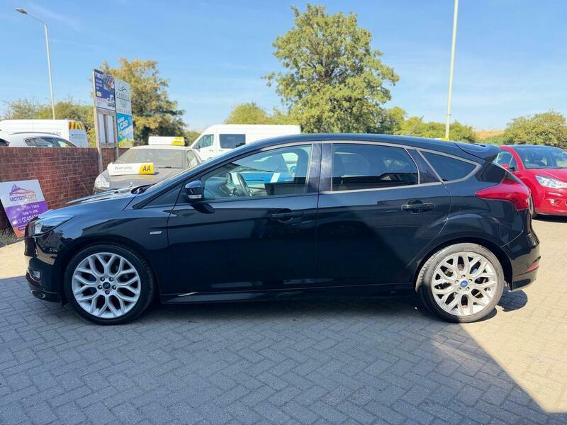 Ford Focus view 9