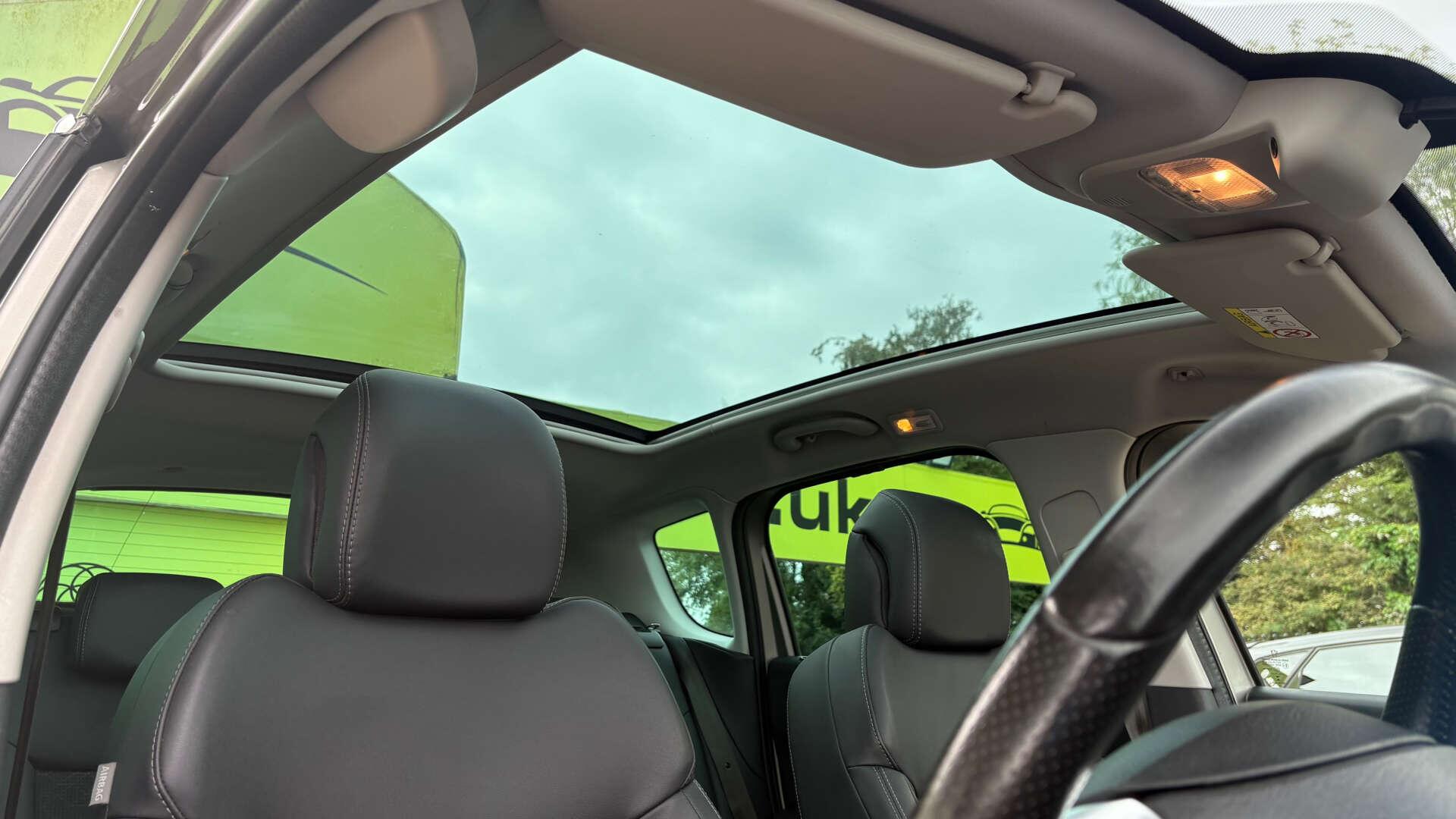 Peugeot 3008 view 5