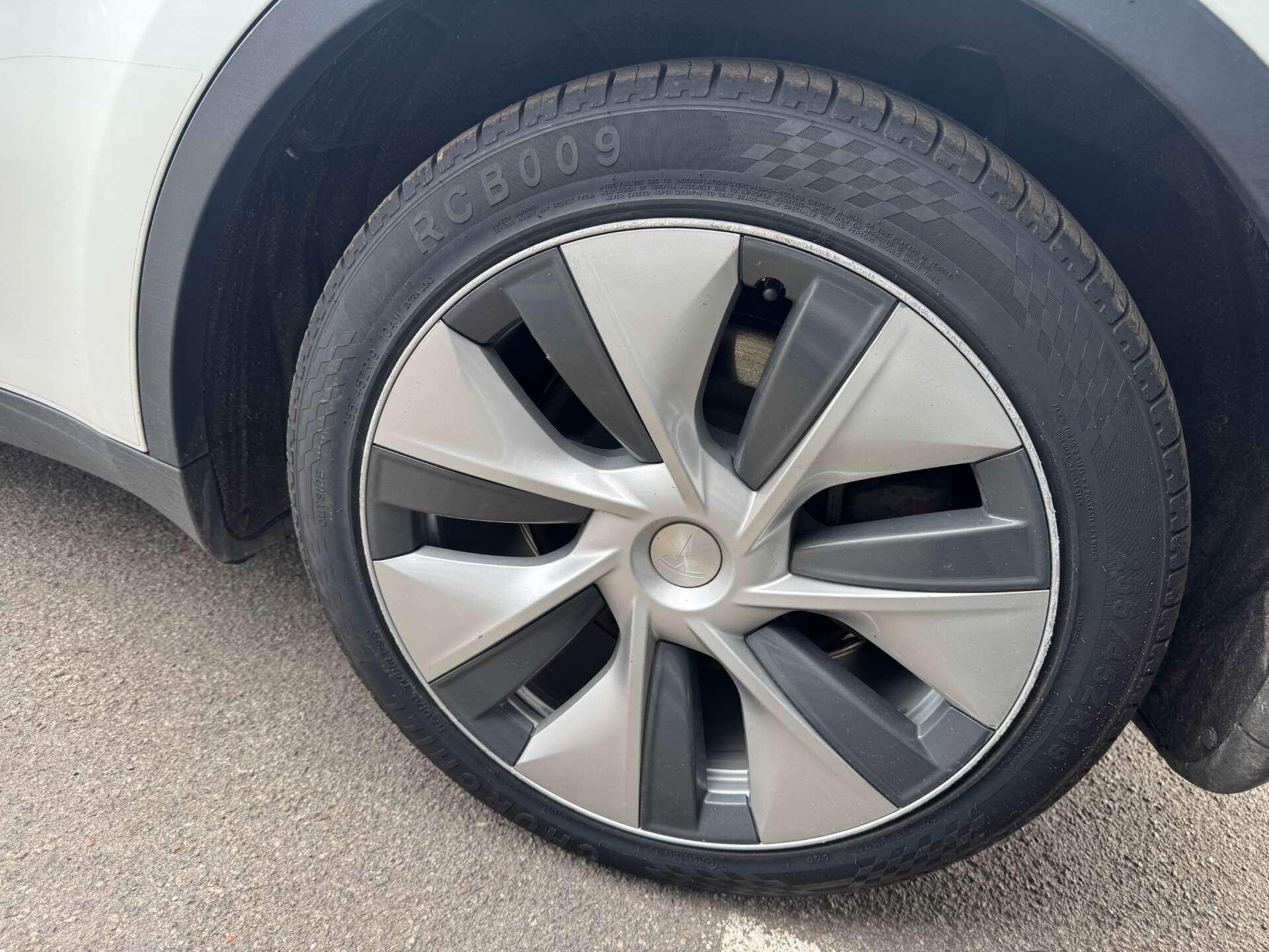 Tesla Model Y view 22
