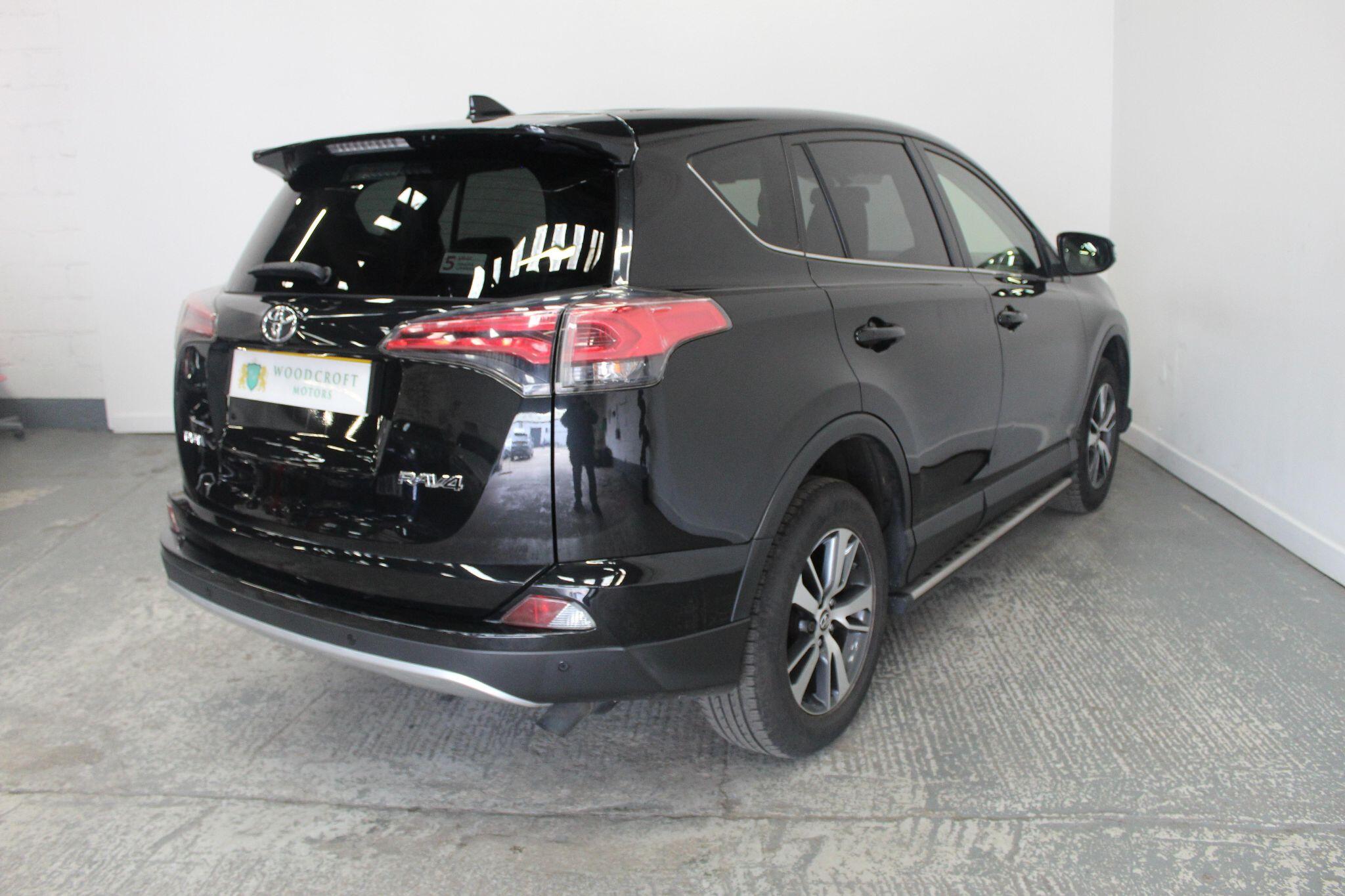 Toyota Rav4 view 8