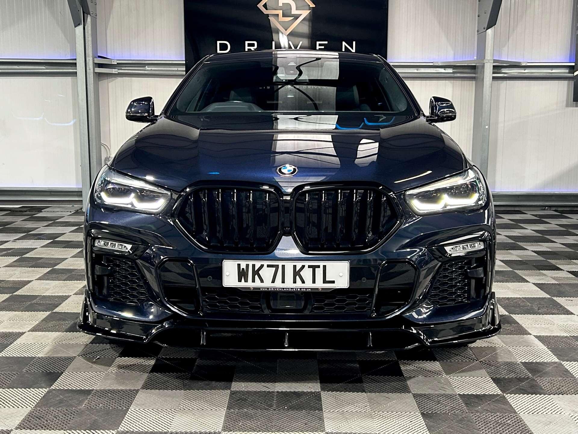 BMW X6 view 8