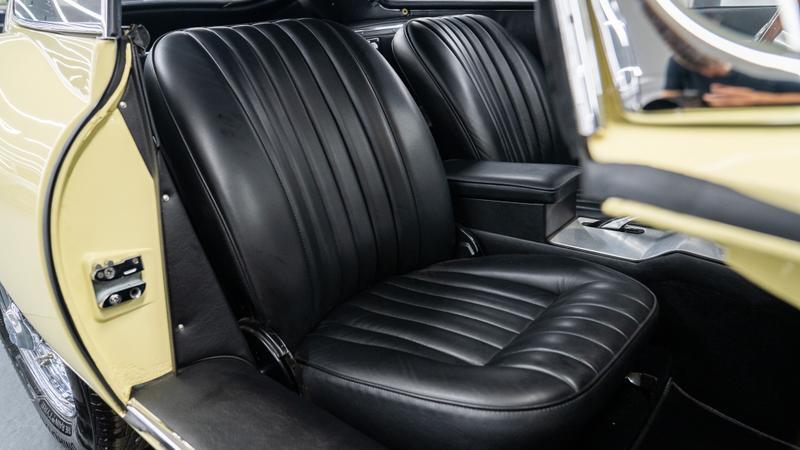 Jaguar E-Type view 23