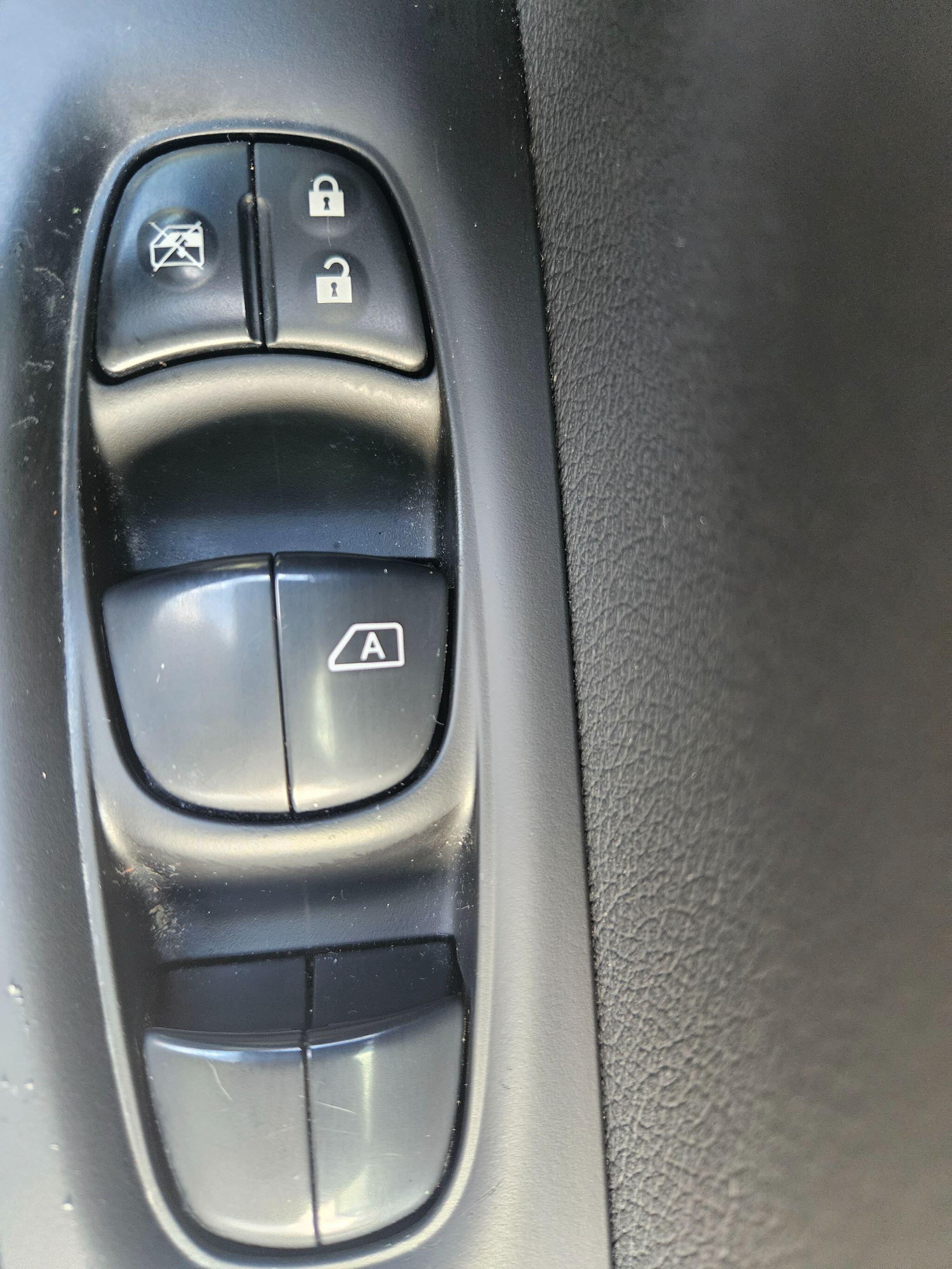 2017 Nissan Qashqai image 37