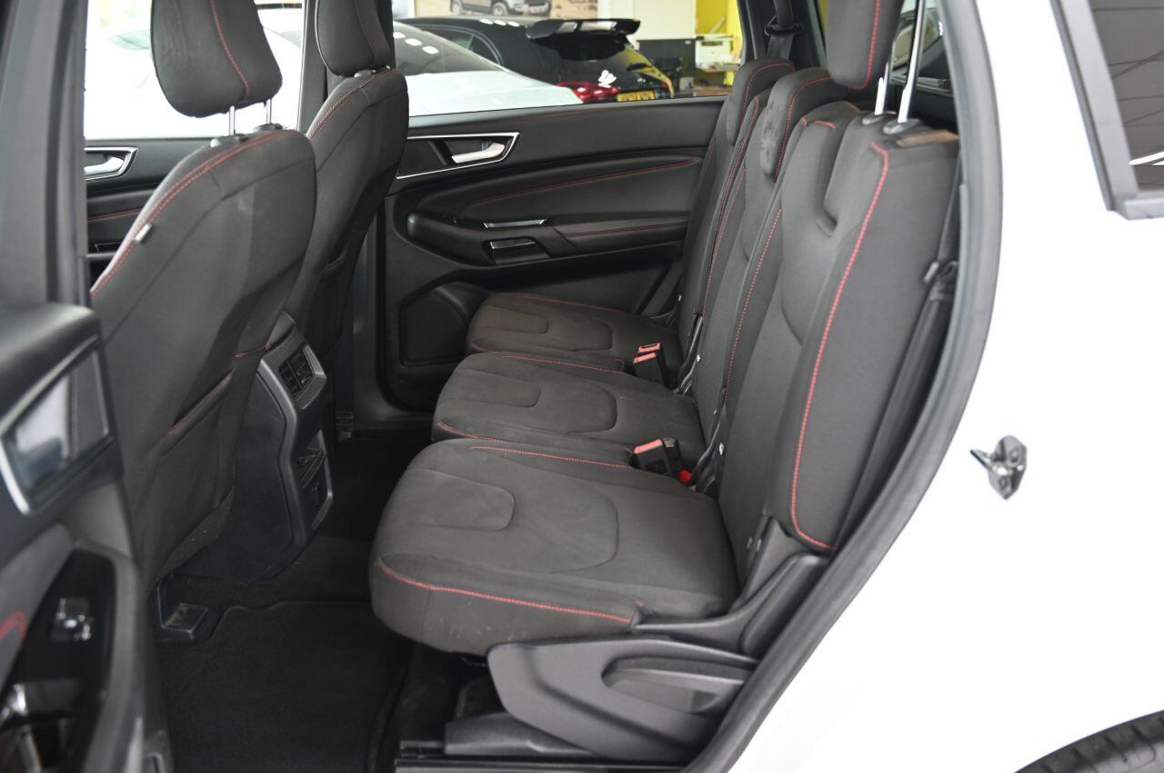 Ford S-Max view 16