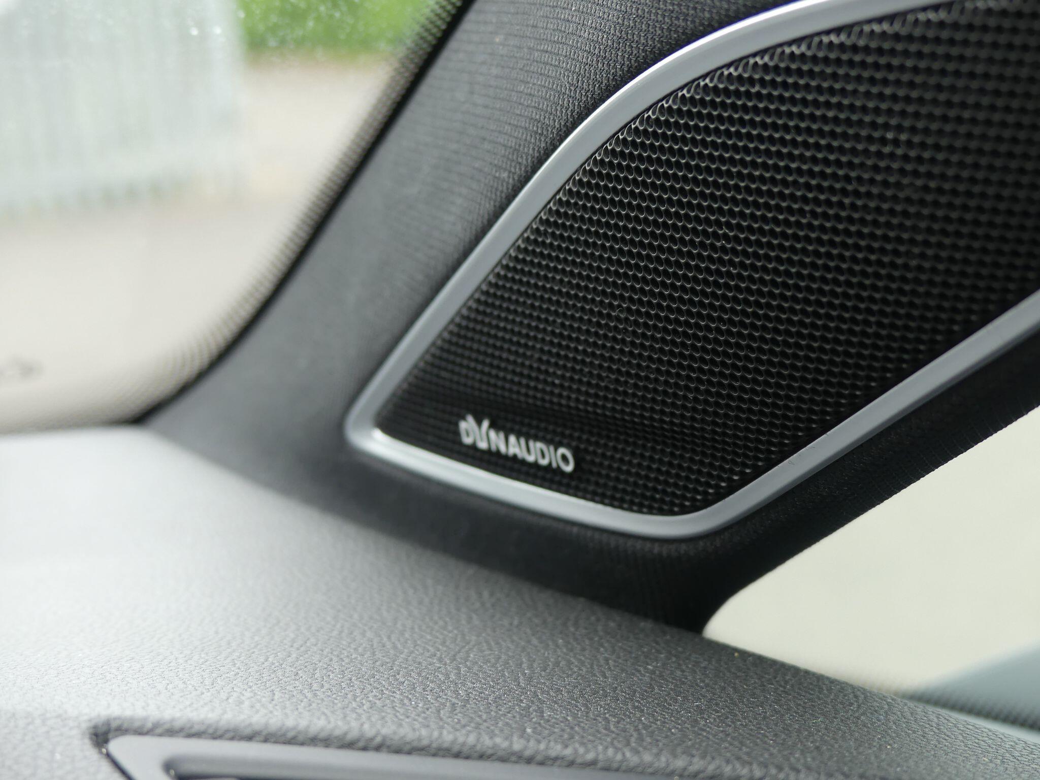 Volkswagen Golf view 23