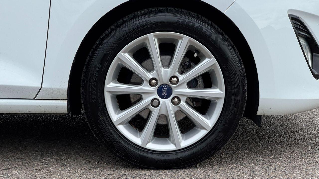 Ford Fiesta view 33