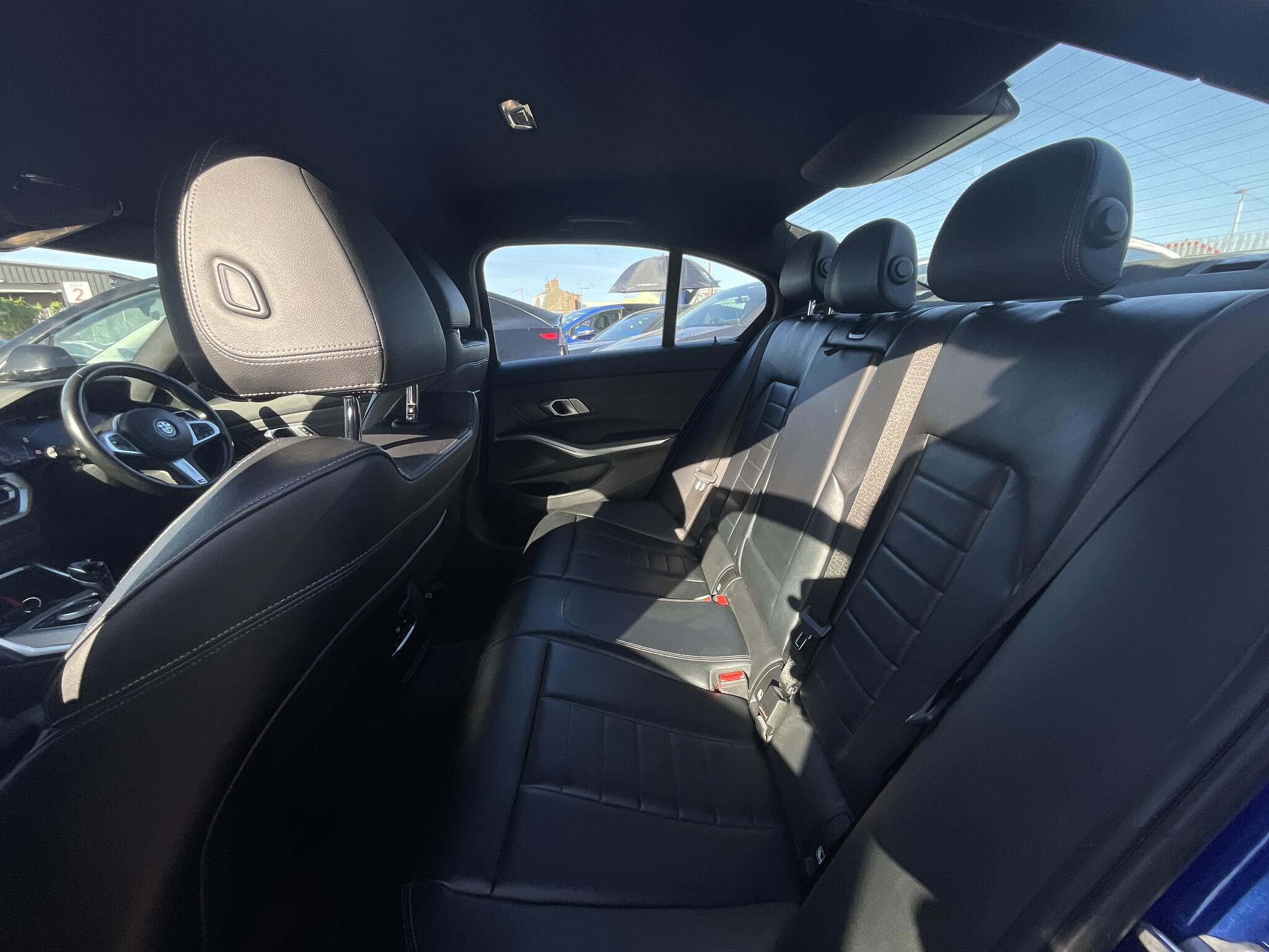 BMW 3 Series view 12