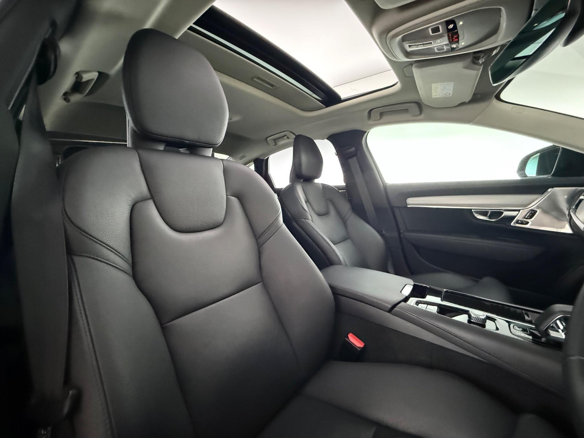 Volvo S90 view 36