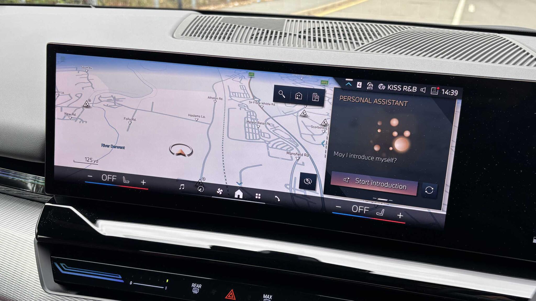 BMW 5 Series view 11