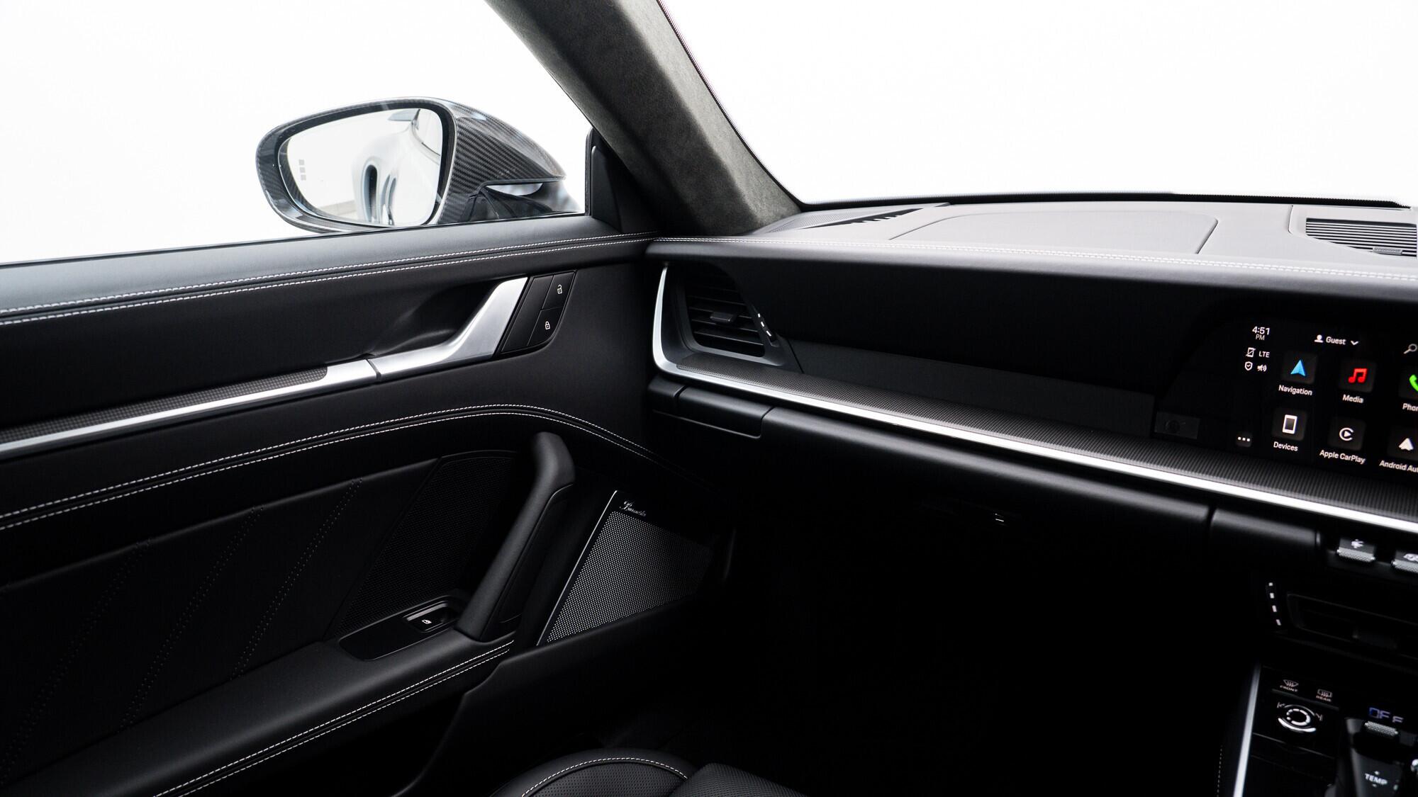 Porsche 911 view 20