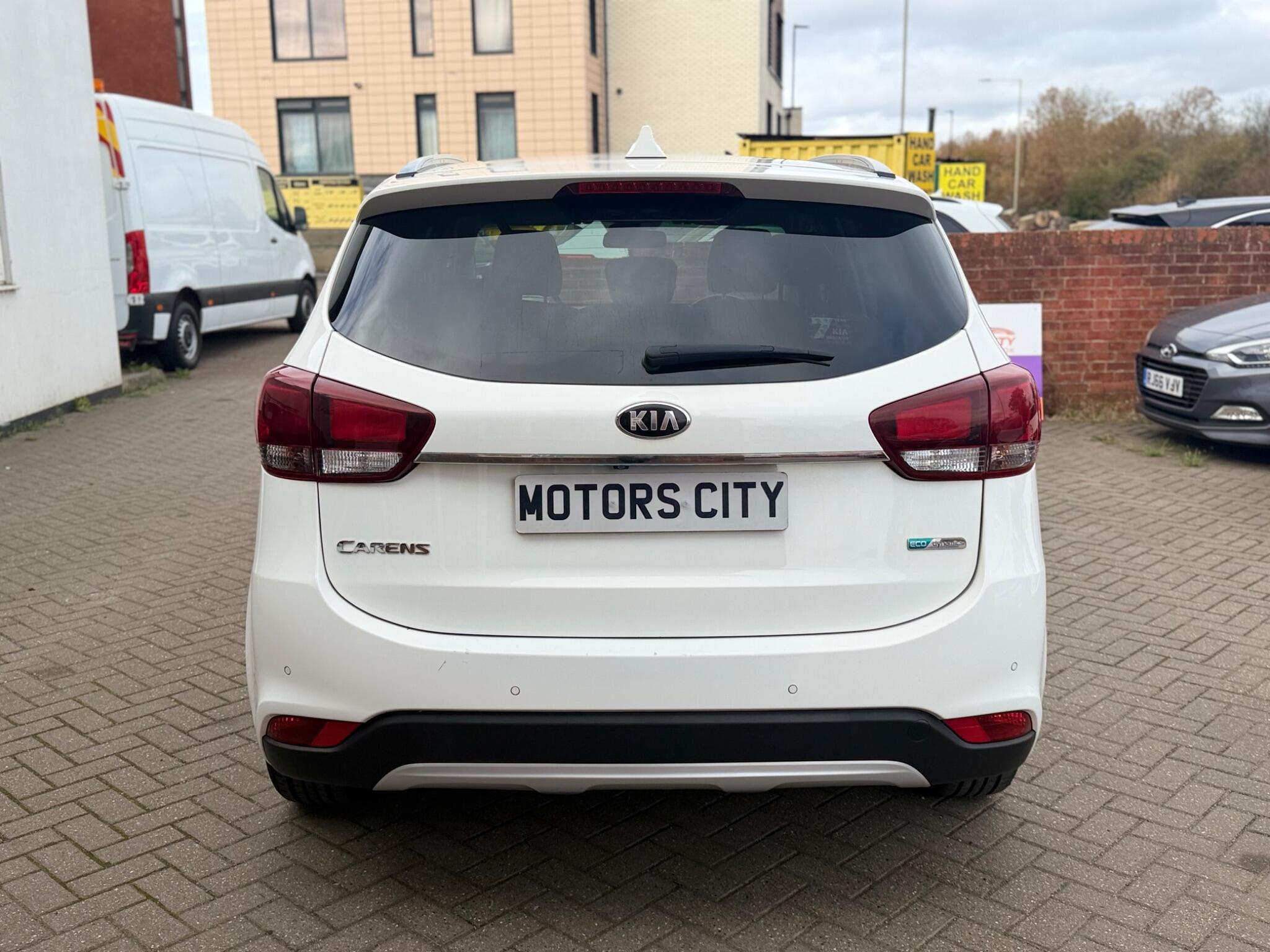 Kia Carens view 10