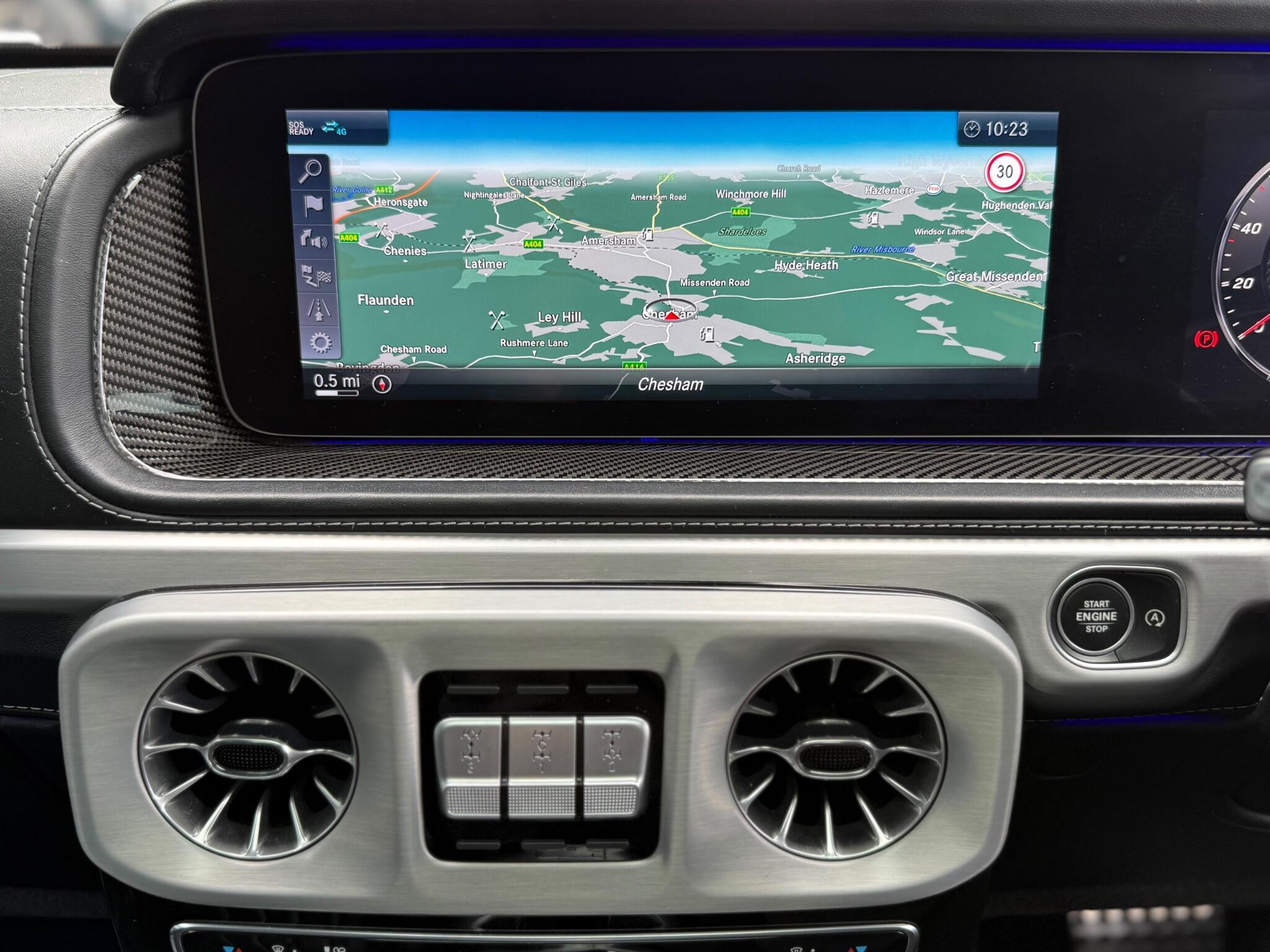 Mercedes-Benz G-Class view 26