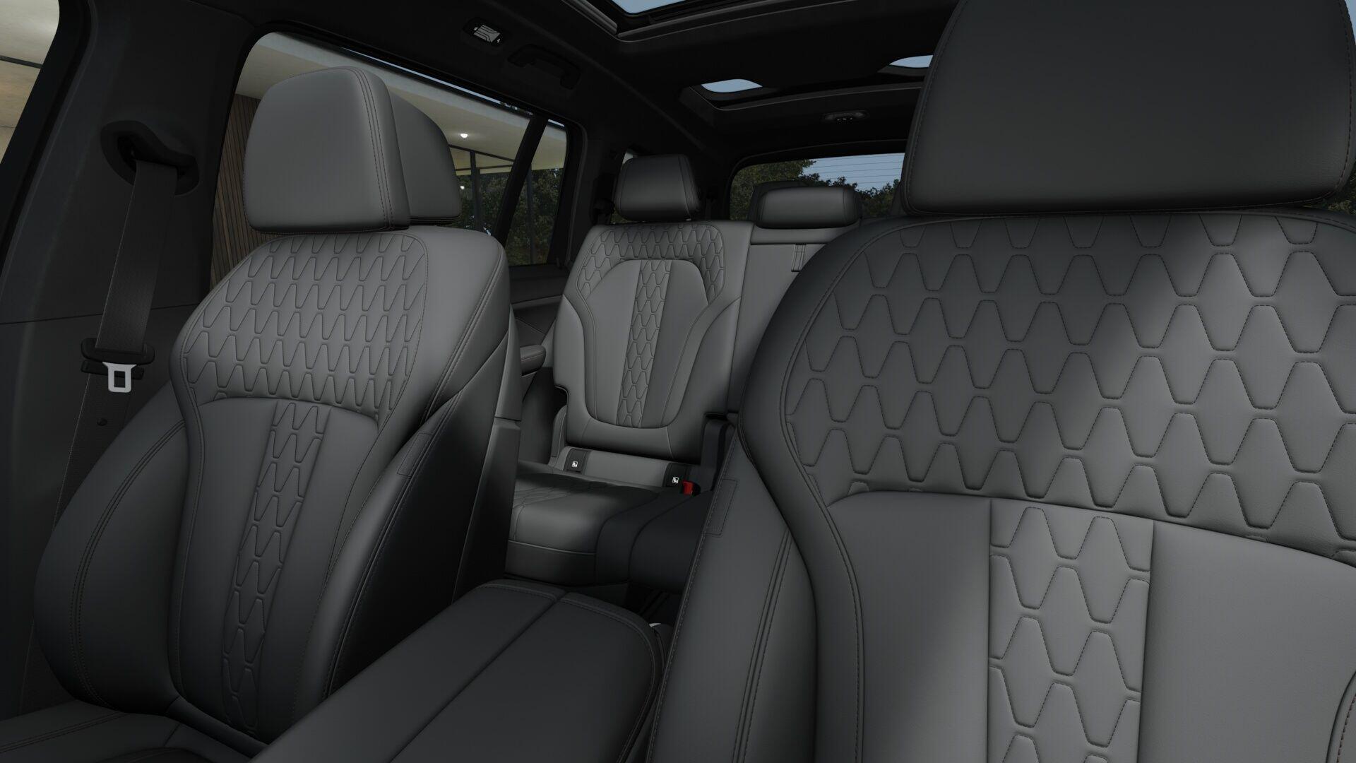 BMW X7 view 12