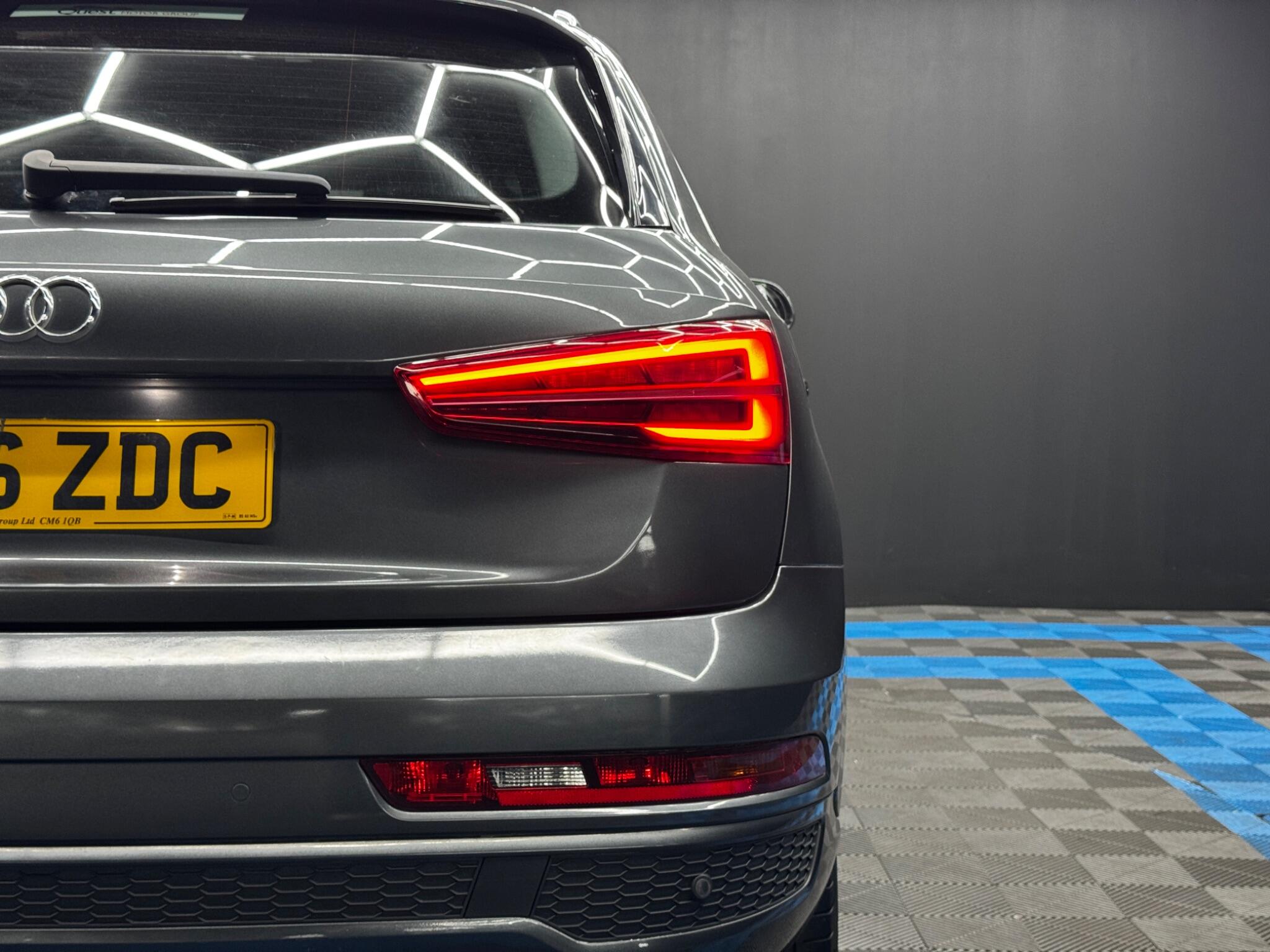 Audi Q3 view 45