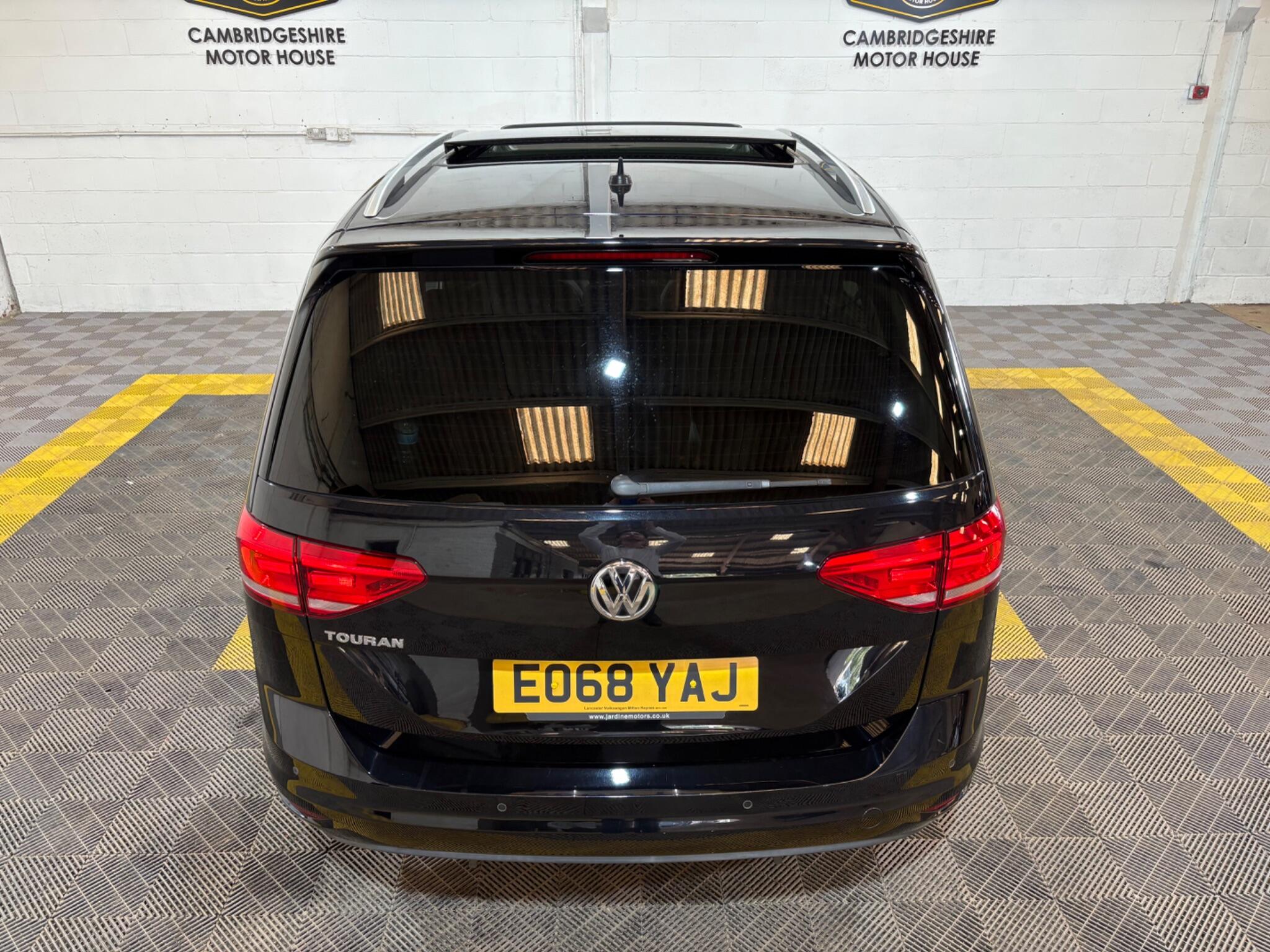 Volkswagen Touran view 86
