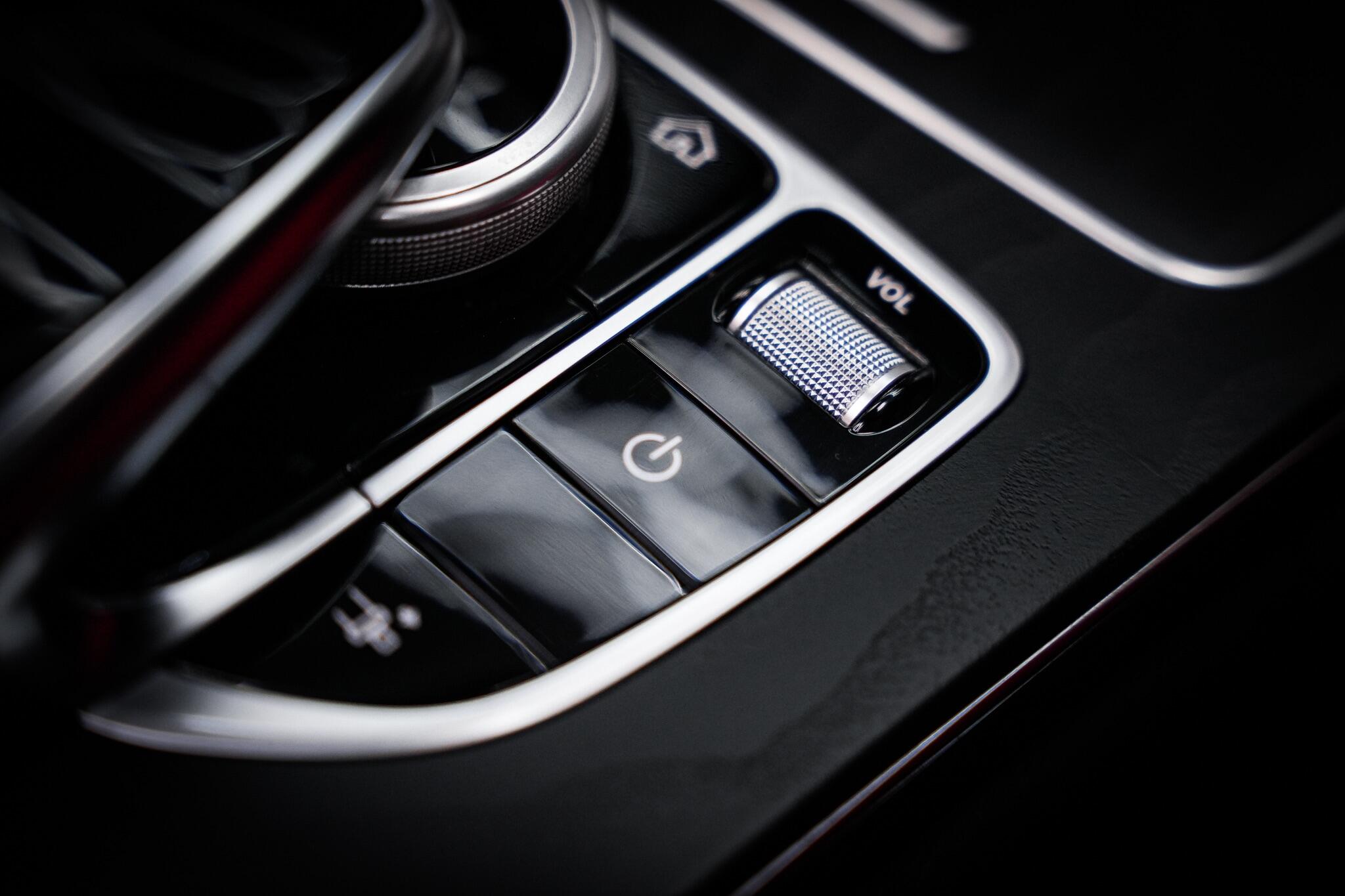 Mercedes-Benz C-Class view 49