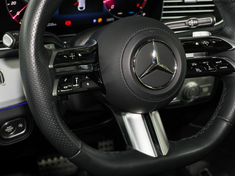 Mercedes-Benz GLE view 11