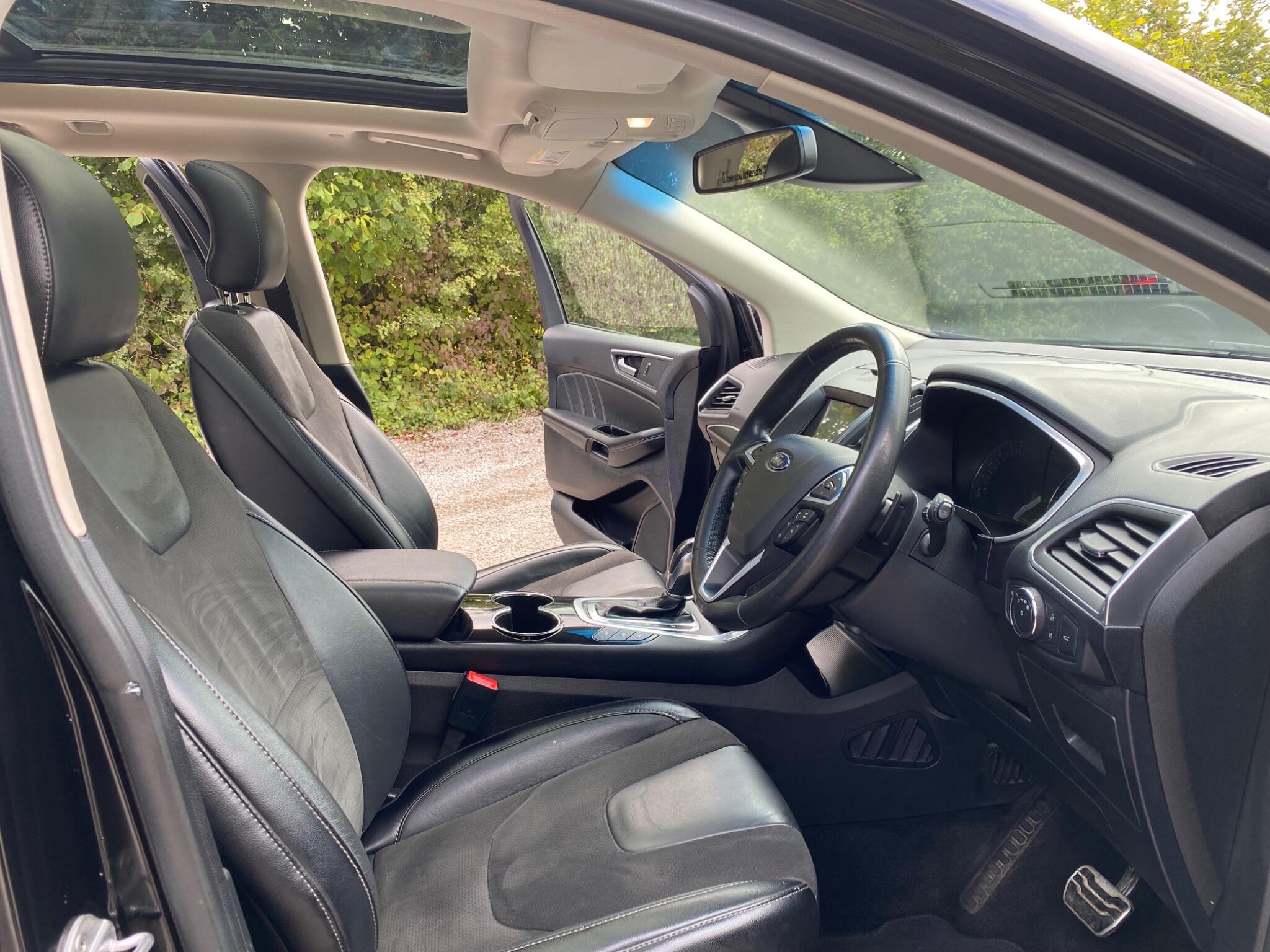Ford Edge view 19