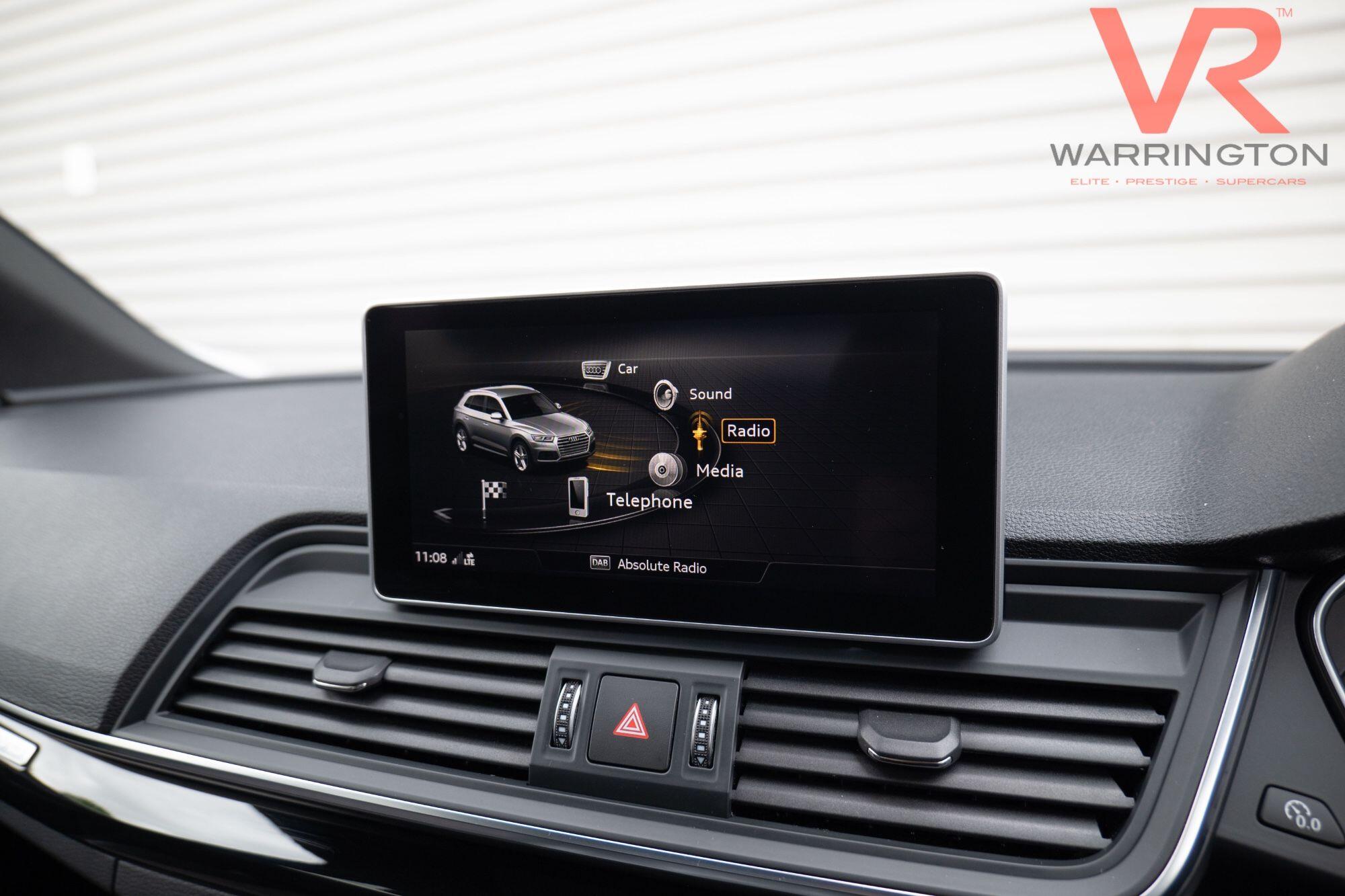 Audi Q5 view 32