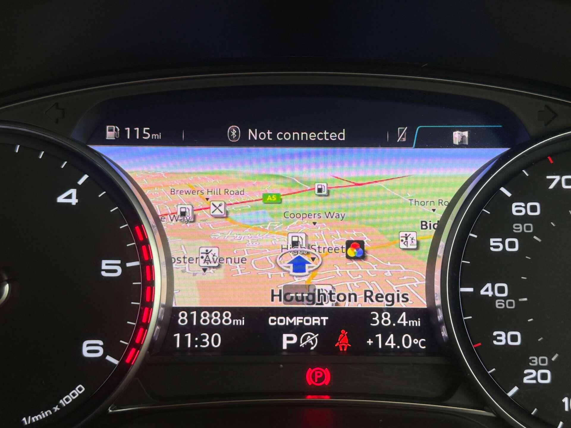 Audi Q7 view 45
