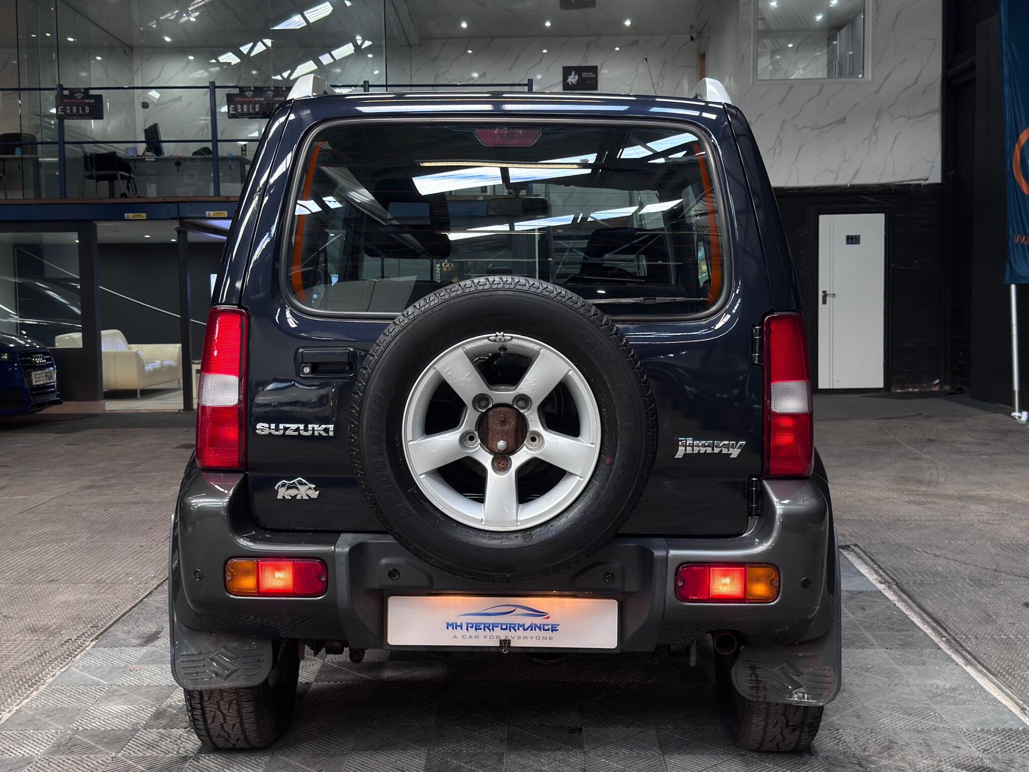 Suzuki Jimny view 45