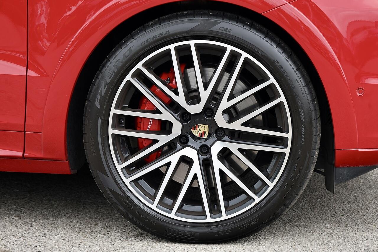 Porsche Cayenne view 42