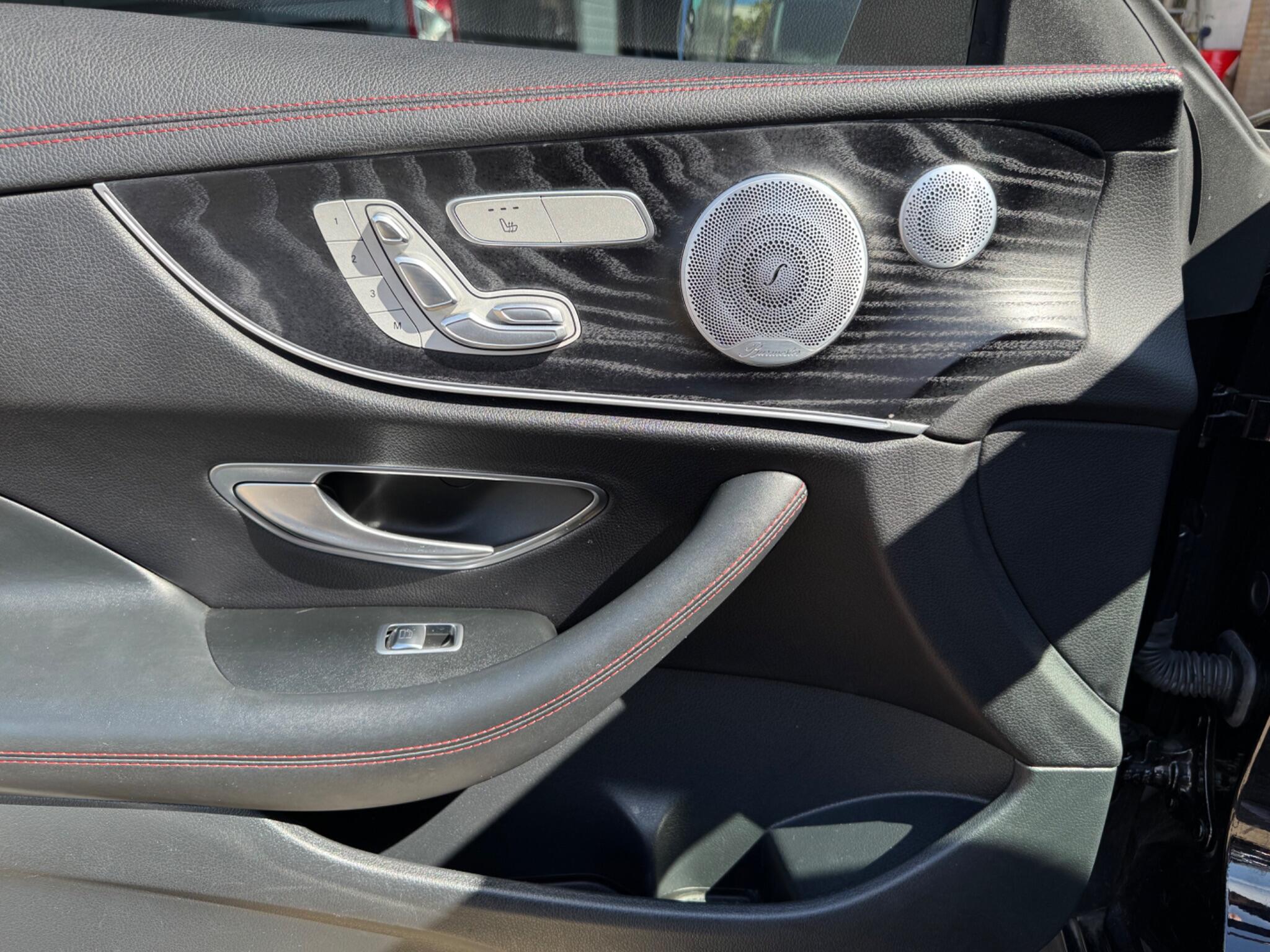 Mercedes-Benz E Class view 22