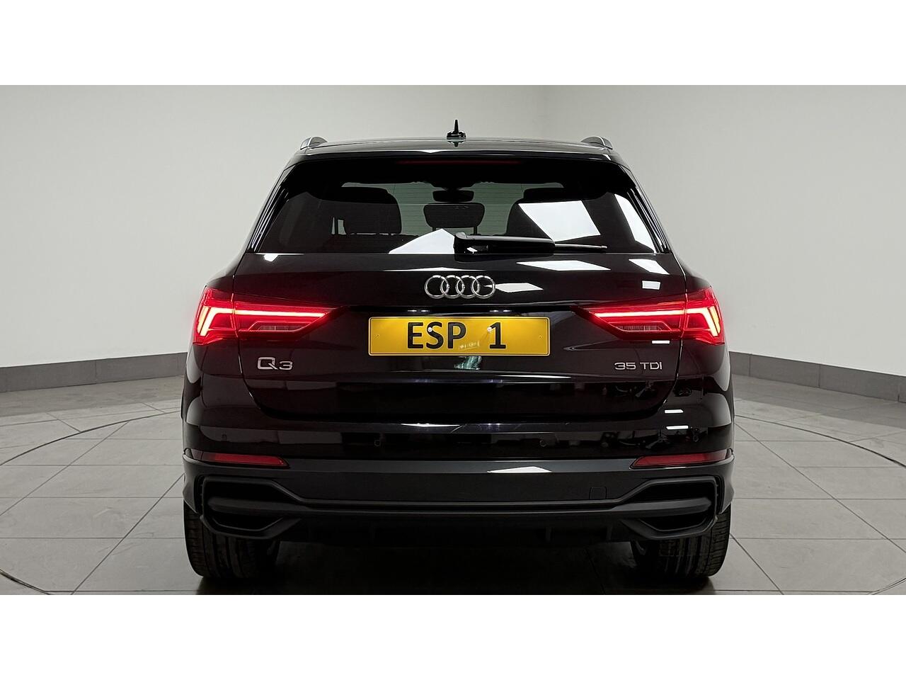 Audi Q3 view 6