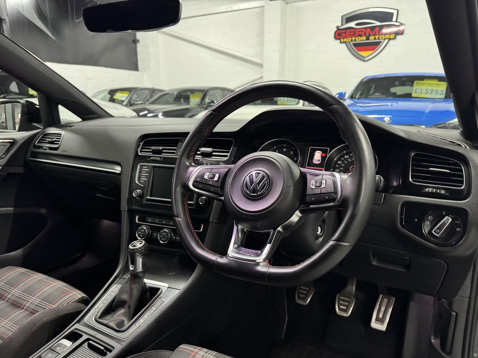 Volkswagen Golf view 10