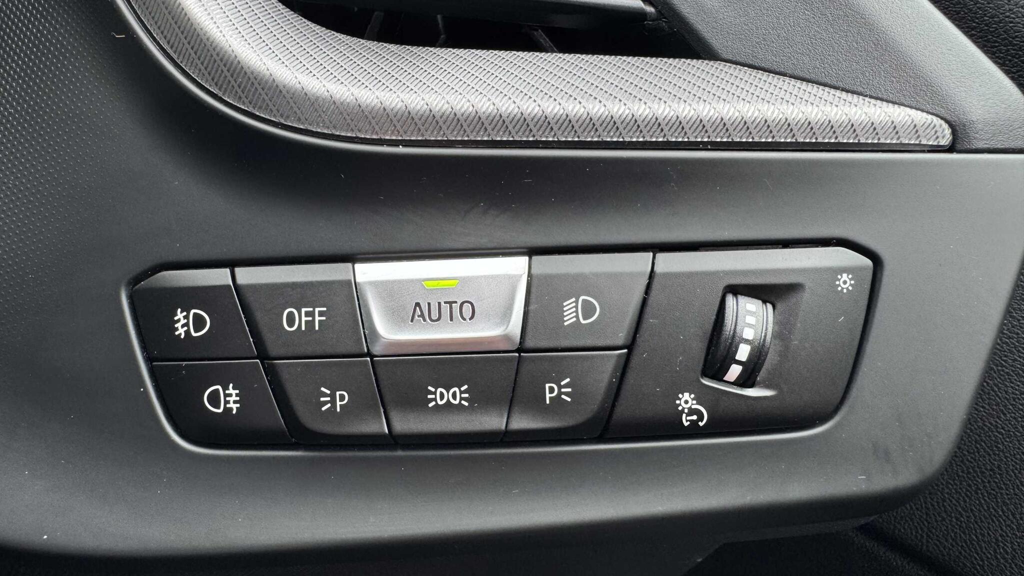 BMW 2 Series view 26