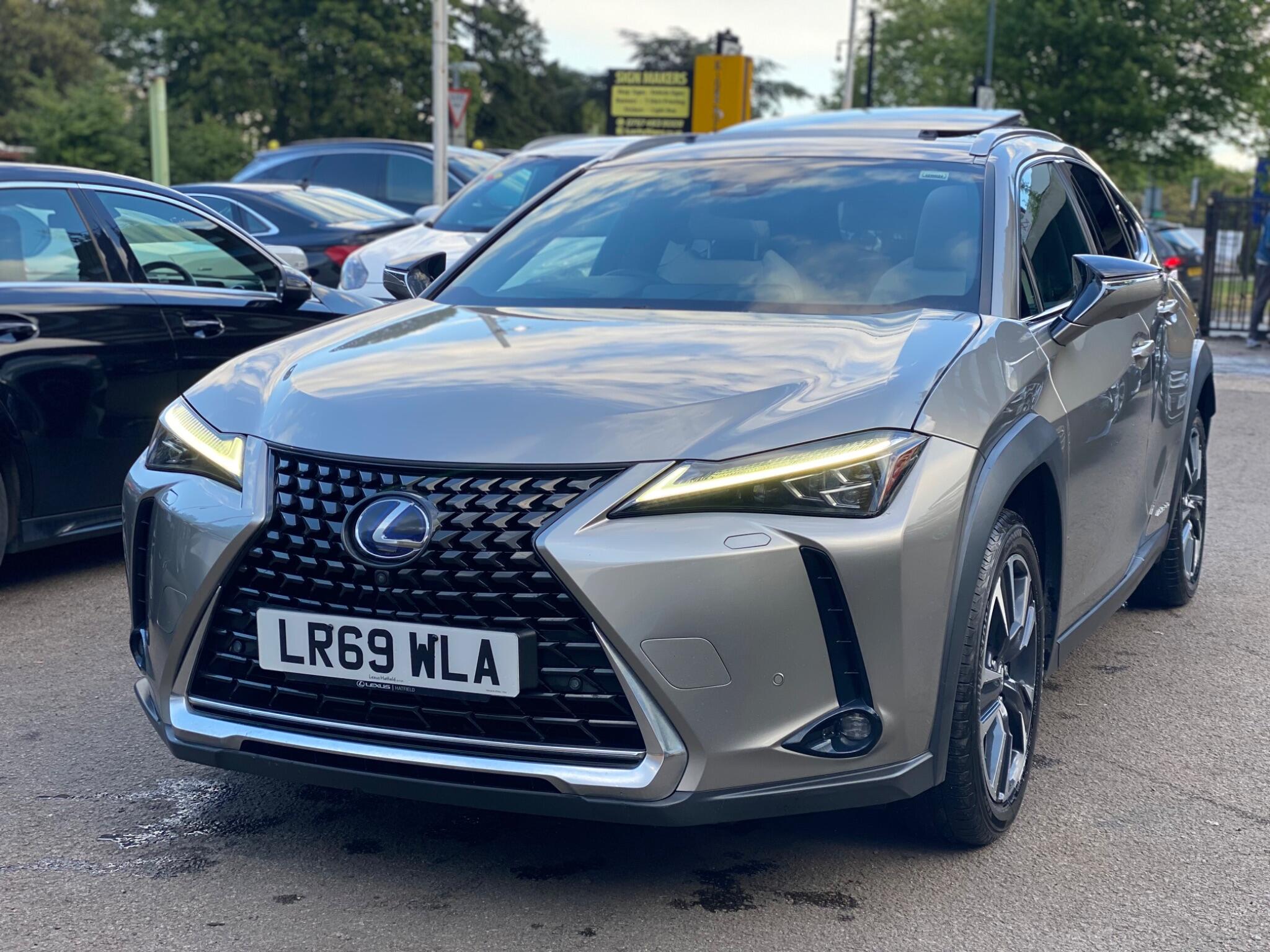 Lexus Ux view 6