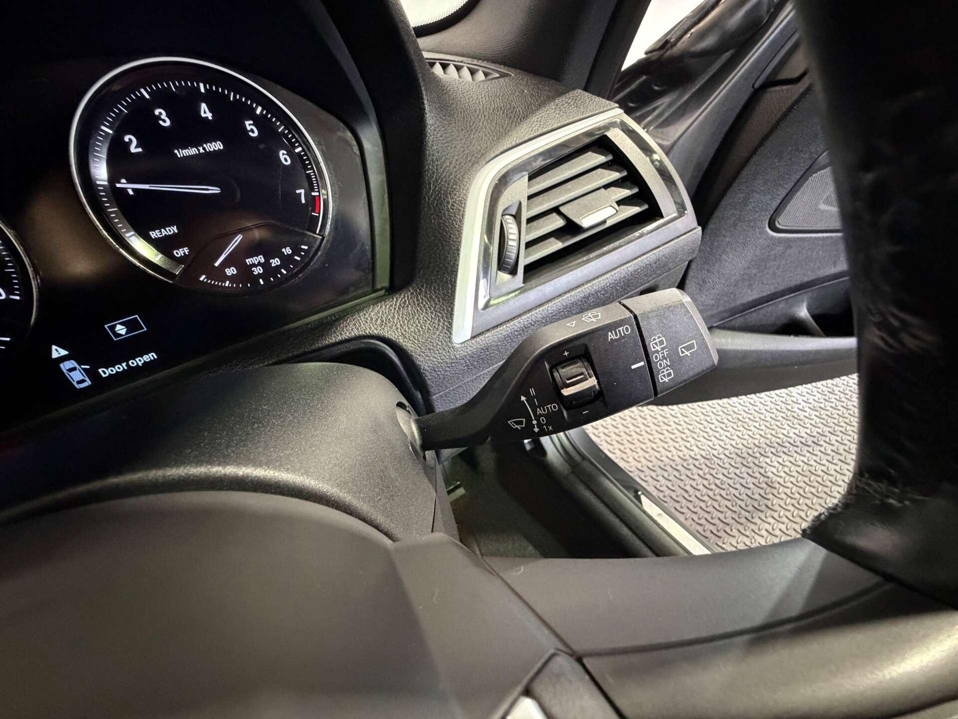 BMW 1 Series view 28