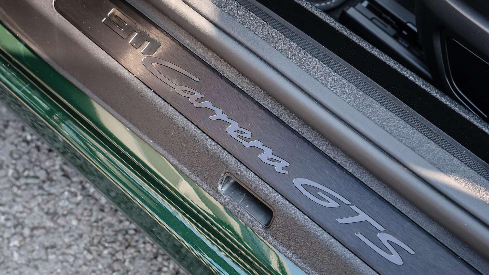 Porsche 911 view 20