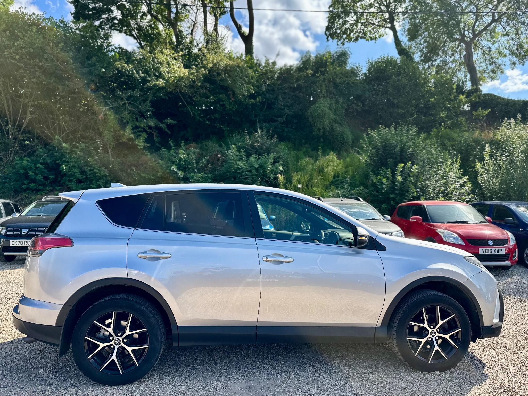 Toyota Rav4 view 7