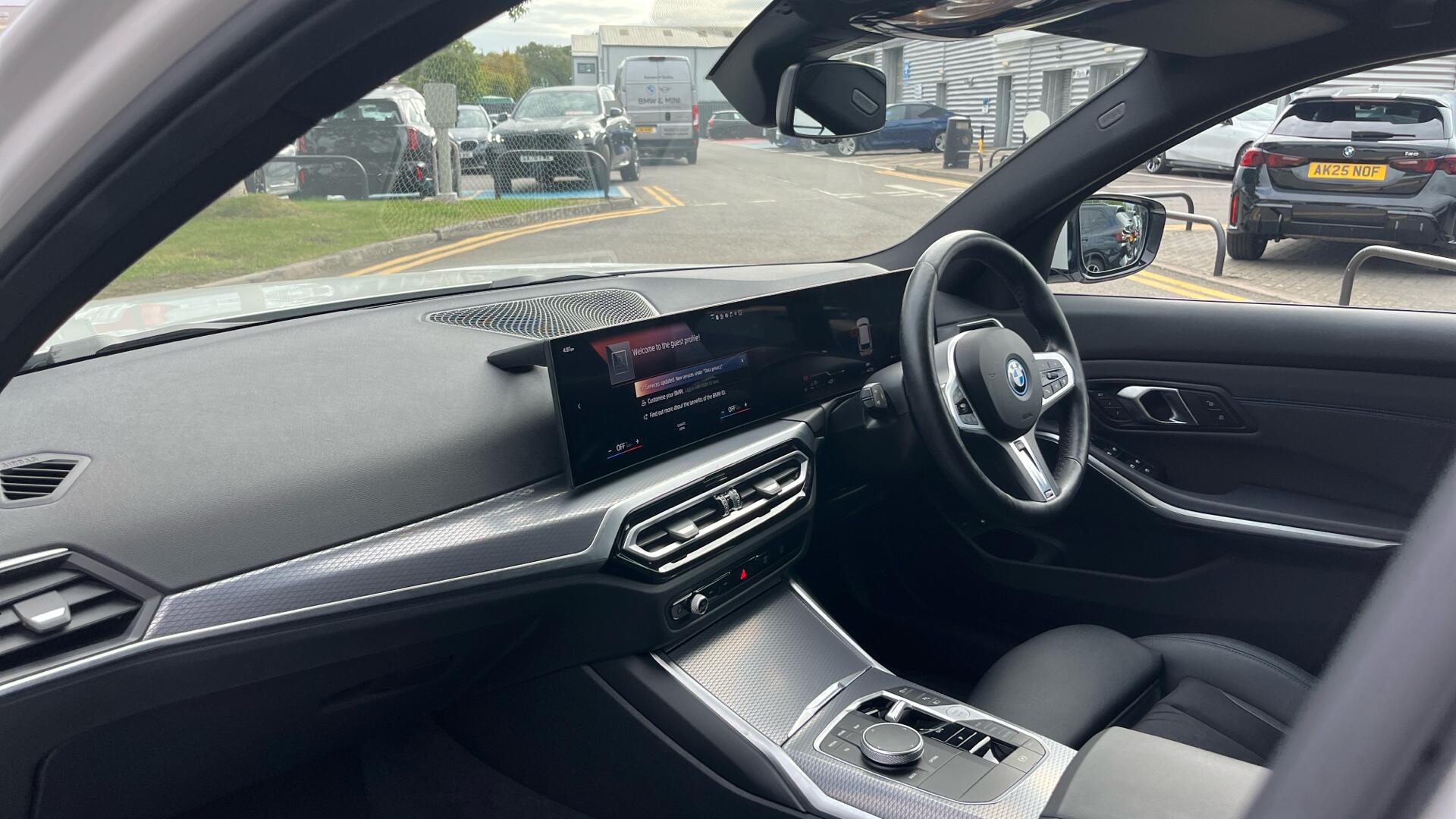 BMW 3 Series view 7