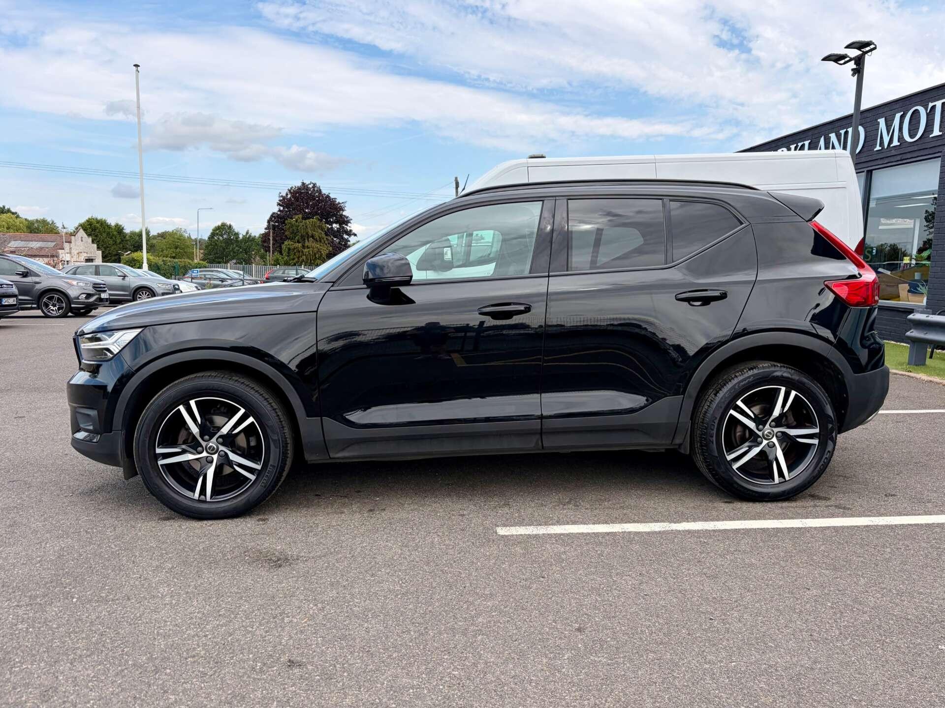 Volvo XC40 view 5