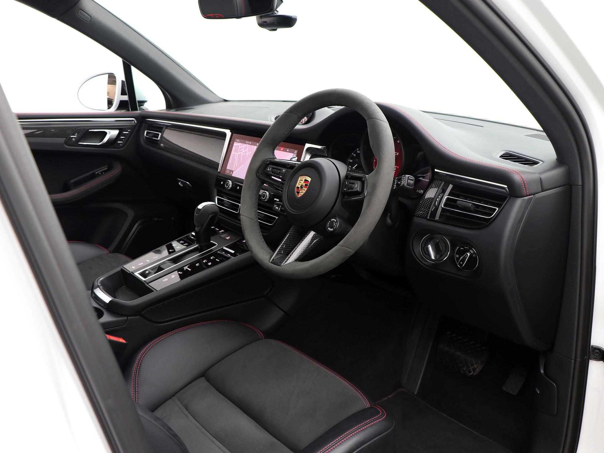 Porsche Macan view 43