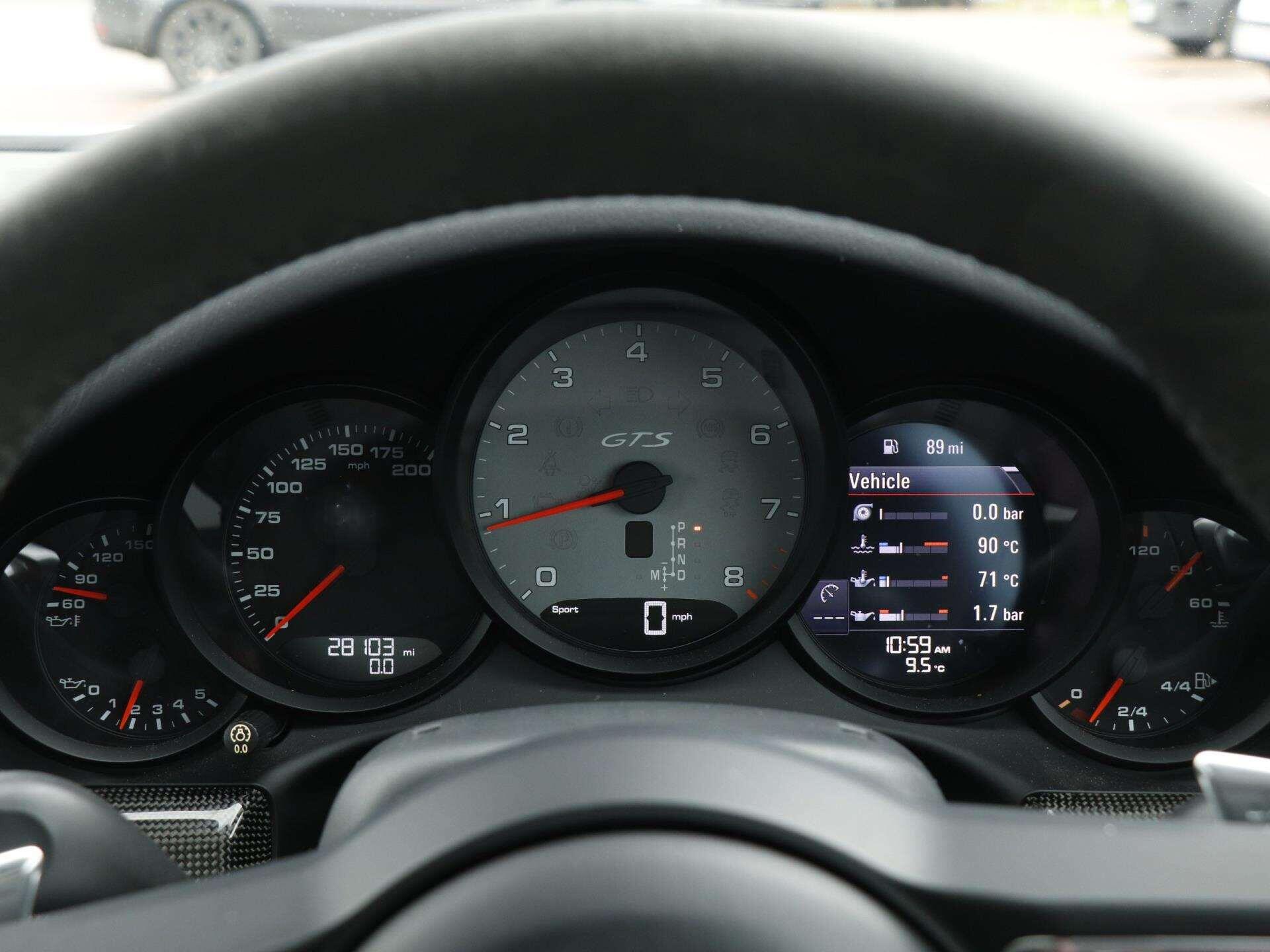 Porsche 911 view 12