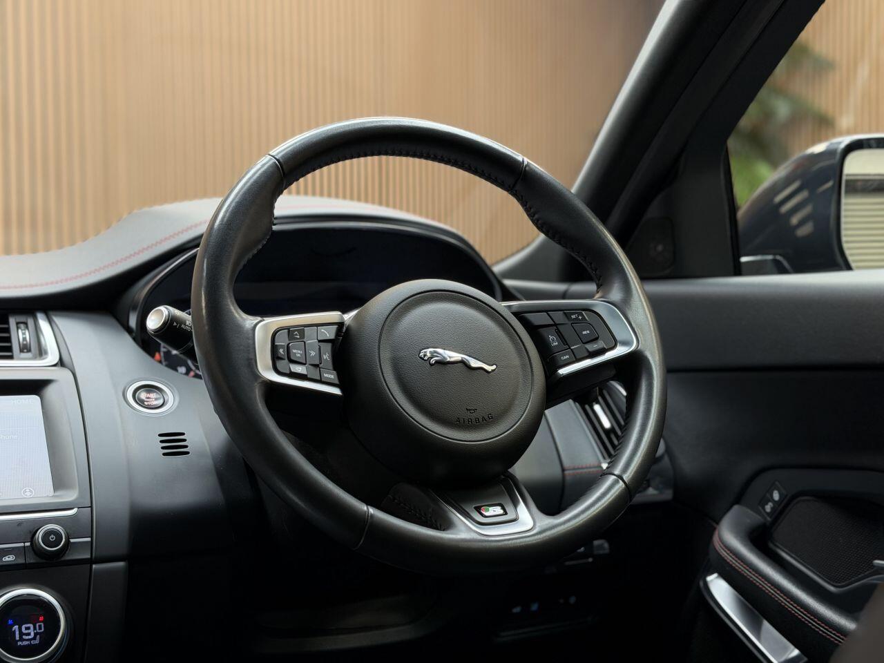 Jaguar E-Pace view 40