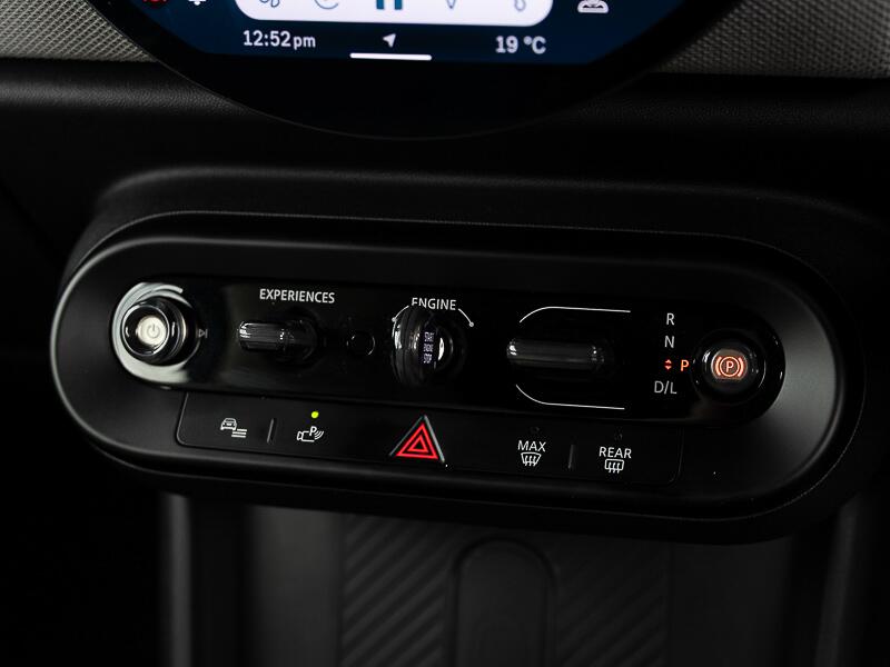 MINI Convertible view 18