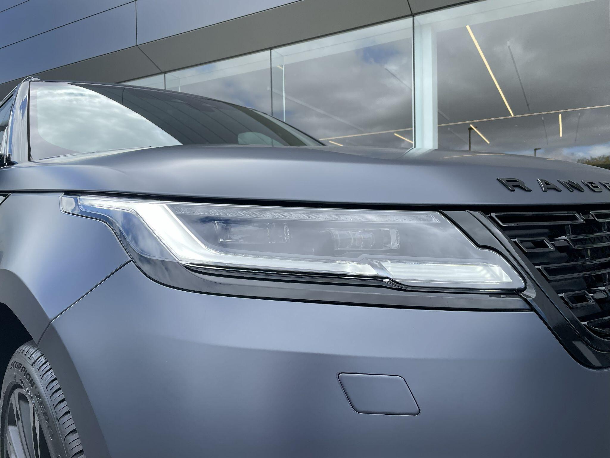 Land Rover Range Rover Velar view 29