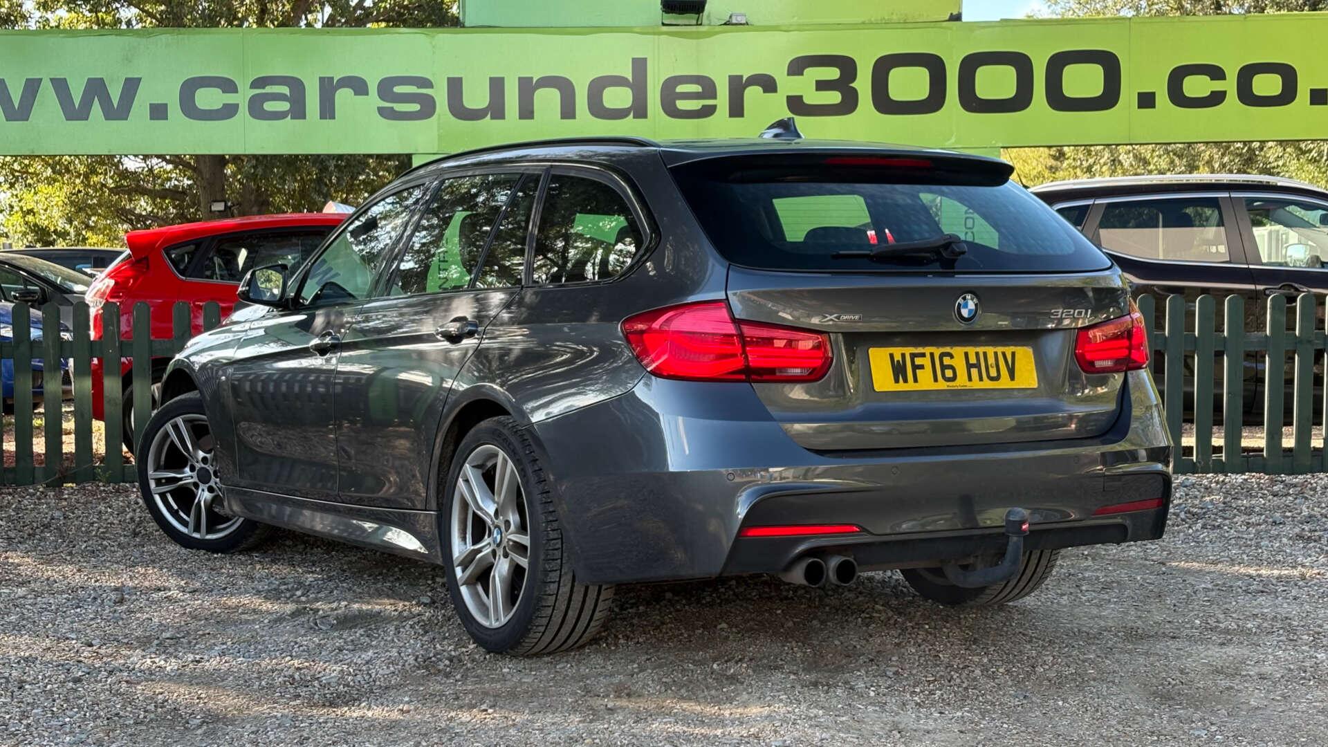 BMW 3 Series view 10