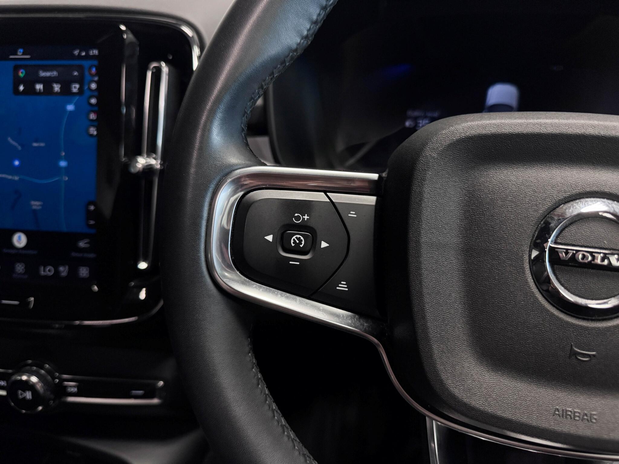 Volvo XC40 view 13